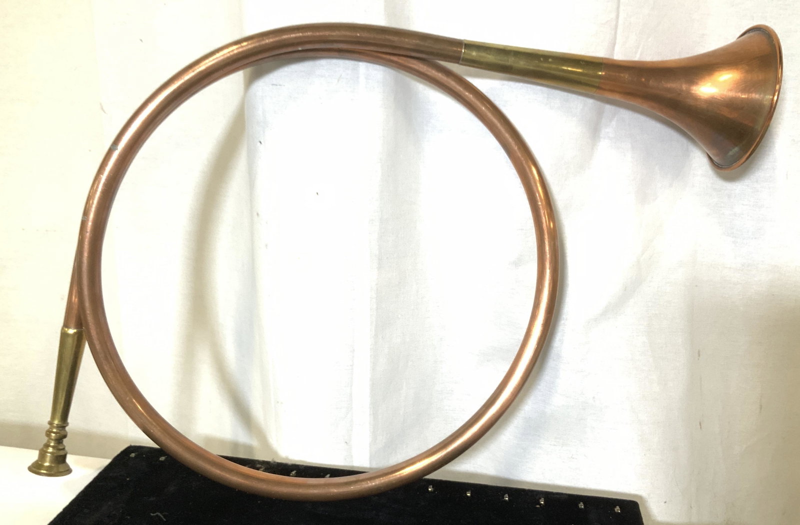 Vintage COPPER & BRASS FRENCH HORN, England: Musical instrument to play, display, and/ or decorate. Made of copper and brass. Vintage, possibly antique. Impressed on brass read ENGLAND. Horn to mouth piece measures 21.5 in. Horn 3.75 in wide. Fr