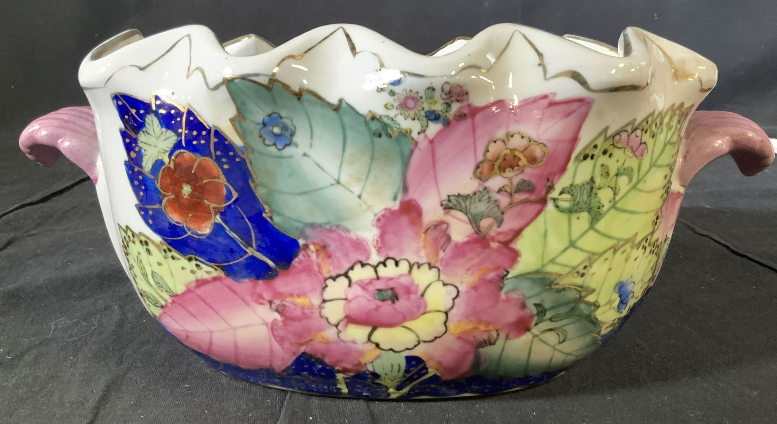 Asian Tobacco Leaf Pattern Porcelain Vessel: Signed underside w Asian characters, Planter, cache pot, decorative object, bowl, centerpiece, ceramic porcelain in Tobacco Leaf Pattern, ceramic porcelain ruffled fluted edges, punk scroll handles, o