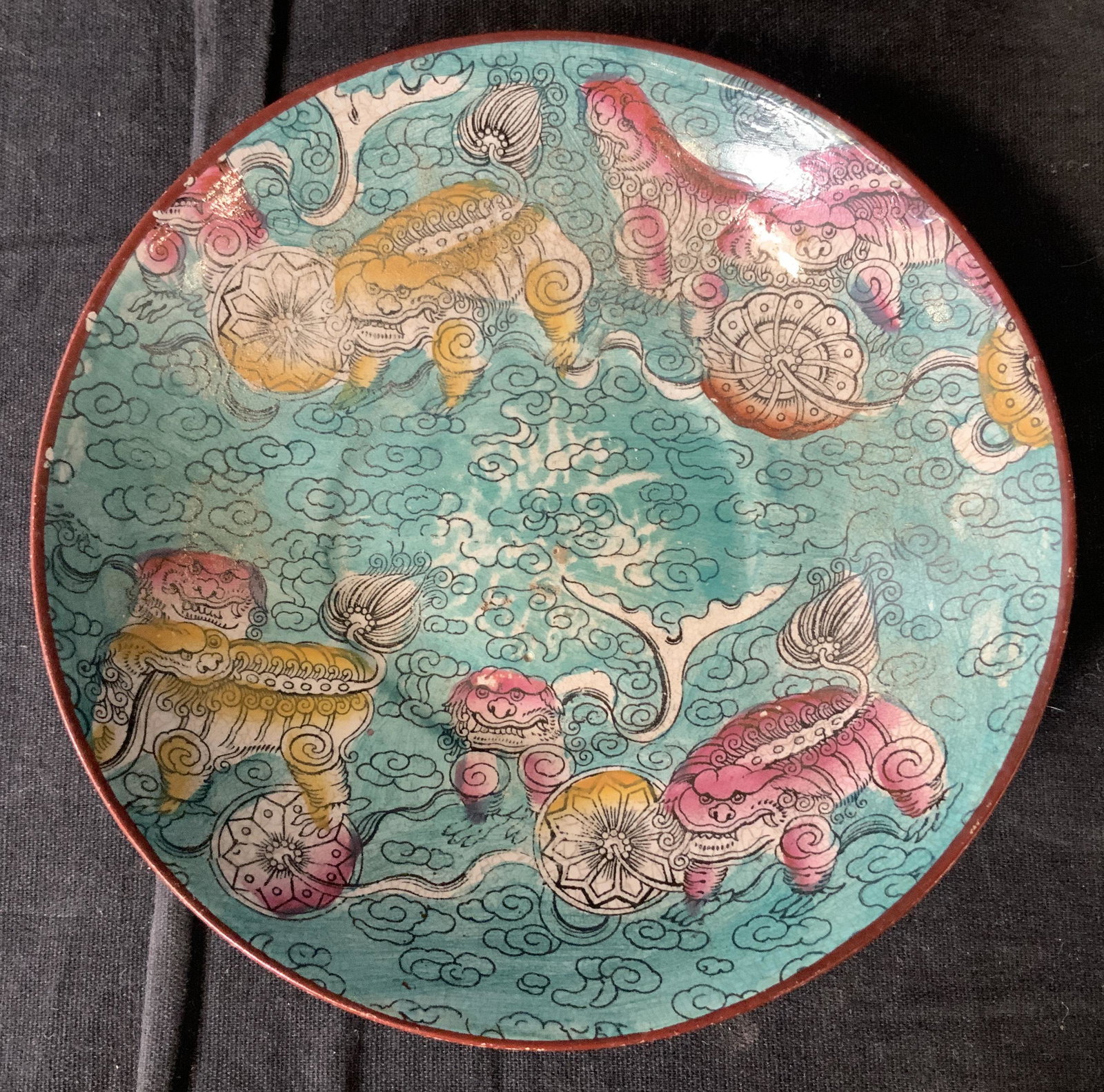 Vintage ASHWORTH BROTHERS Dish W Foo Dogs: Vintage ASHWORTH BROTHERS Dish, inscription to base reads ‘ASHWORTH B 3238 12’, hand painted, design features Asian lions / foo dogs, measures 5 1/2 inches in diameter, in good condition, Property