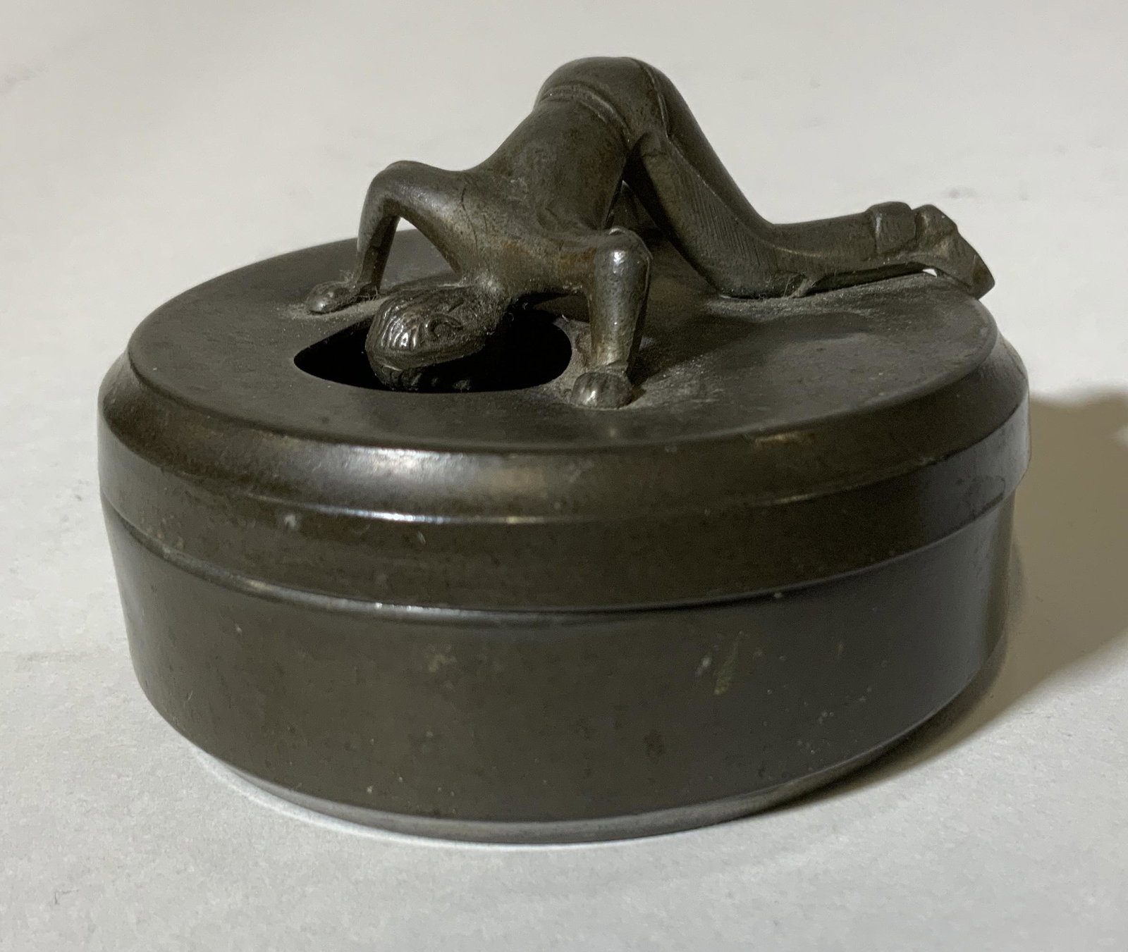 Vintage WIDERHOLM & DAHLBERG Pewter Cufflink Box: Vintage WIDERHOLM & DAHLBERG Art Deco Pewter Cufflink Box, inscription to base reads ‘SV Tenn Lagskyddad W& D’, made in Sweden, has attribution mark materials brass pewter and silver plating, desi
