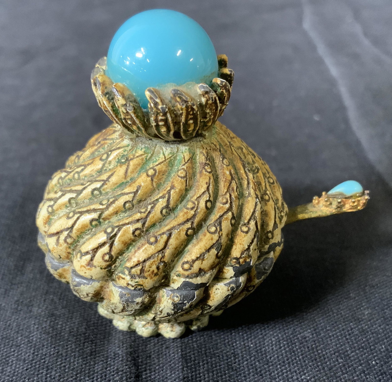 FLORENZA Vintage Pill Box Snuff bottle, snuff box: Vintage FLORENZA Pill Box, inscription to interior reads ‘Florenza’, measures 2 inches tall x 1 1/2 inches in diameter, spoon measures 1 3/4 inches long, snuff box, snuff bottle,part of a large co