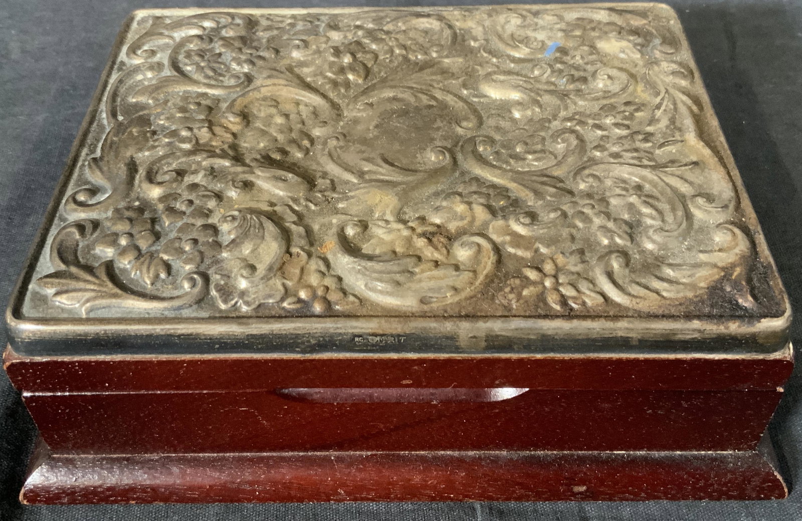 Vintage R CARR LTD Sterling Wooden Keepsake Box: Vintage R CARR LTD Sterling Wooden Keepsake Box, mark to lid, inscription reads ‘RC’, measures 2 tall x 6 1/2 inches at widest point, some tarnishing to silver and surface wear, Property of Janine