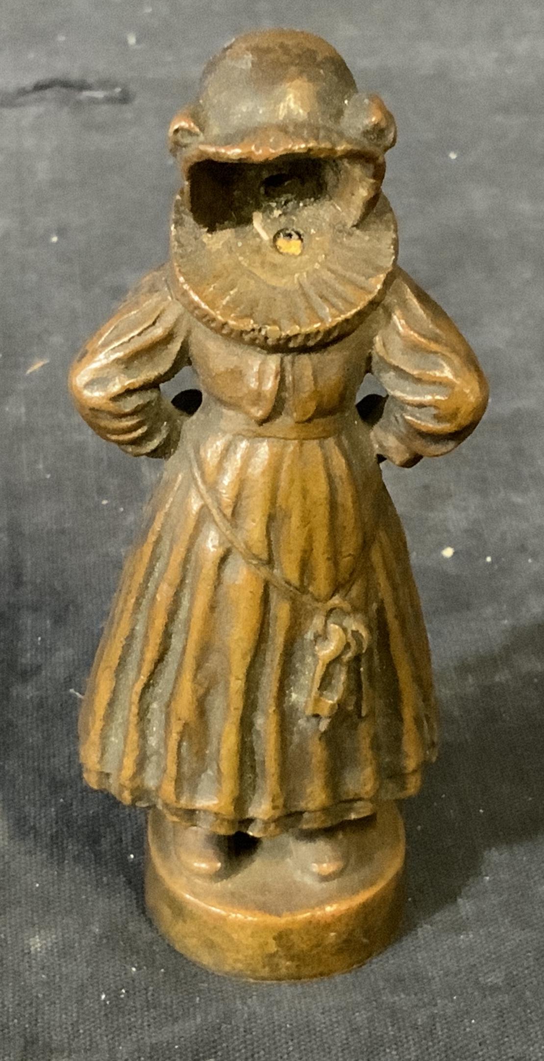 Peter Tereszczuk Signed Bronze Sculpture: Peter Tereszczuk signed bronze sculpture, signature to reverse reads P. Tereszczuk, subject a female figure with face missing, piece measures 4 inches at tallest point, C: Duke and Duchess of Windsor/