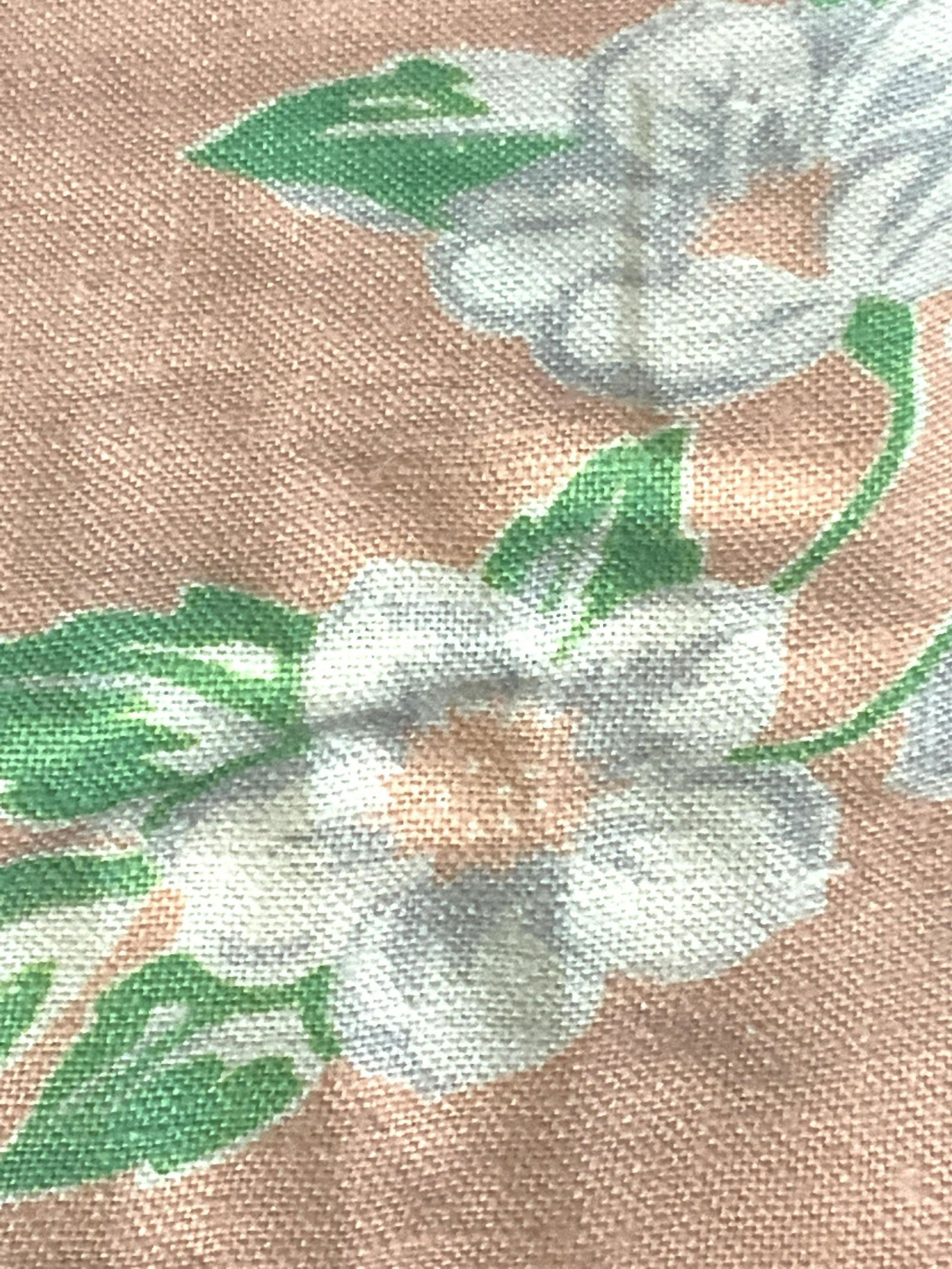 Lot49 Vintage Table Linens & Crochet Children Acc.: 49 vintage pieces of table linen and crocheted children’s accessories. Possibly antique French crochet baby shoes alongside bibs that tie on. In good vintage condition, some discoloration. Table lin