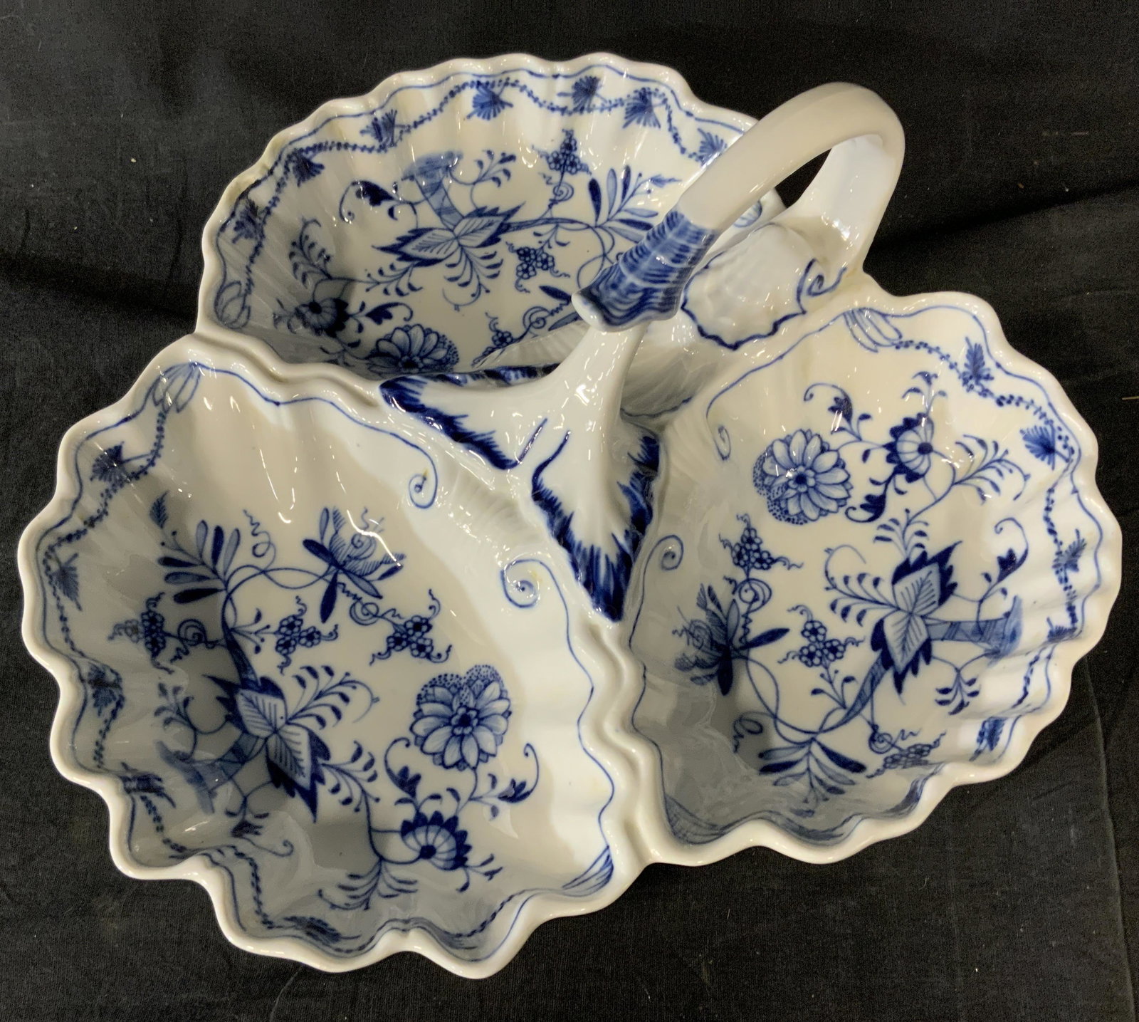 Vintage MEISSEN Ceramic Tray: Vintage MEISSEN ceramic serving tray, tray is handled, and glazed. Each well is decorated with blue toned floral and plant patterns. Measures approx 4.75 inches H, and 13 inches W. Underside is stampe