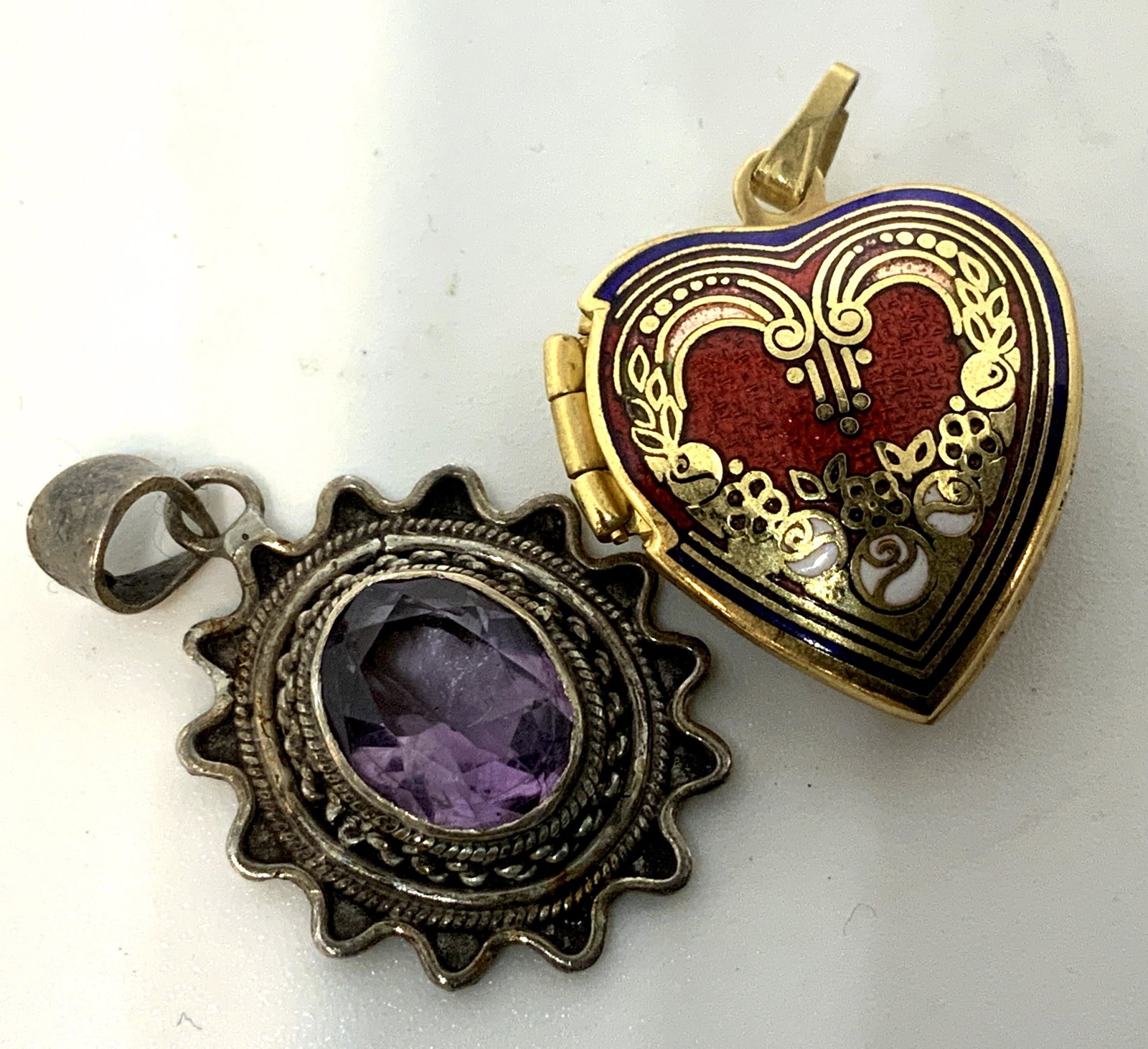 Lot 14 K & Sterling Silver Vintage Jewelry, Italy: Total items 6. 14 K Gold Chain and pendant, both marked. Triangle bone chain also marked ‘Italy. ’Pendant has a red stone, possibly ruby. App 14.5 in. 1.9 grams Sterling silver Chunk link chain br