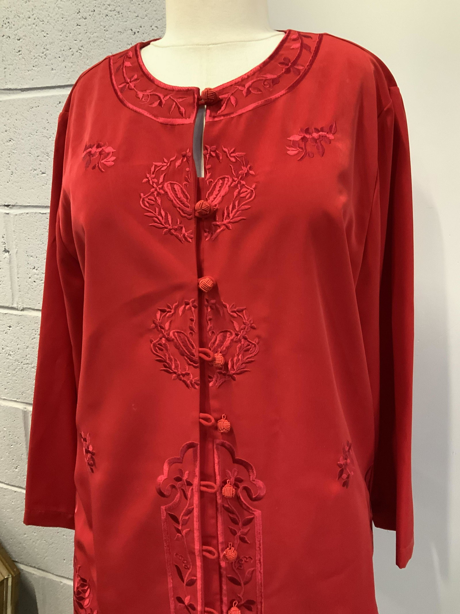 Grp 7 Ladies Elegant Dress Outfits & Separates: Silk And Square Sequin Blouse and Pants Ensemble, Burgundy, size Med, designer Diane Gilman. ( Pants are smaller fitting, blouse looser). Red Asian Pants and blouse outfit by Maggie Sweet, size Med, s