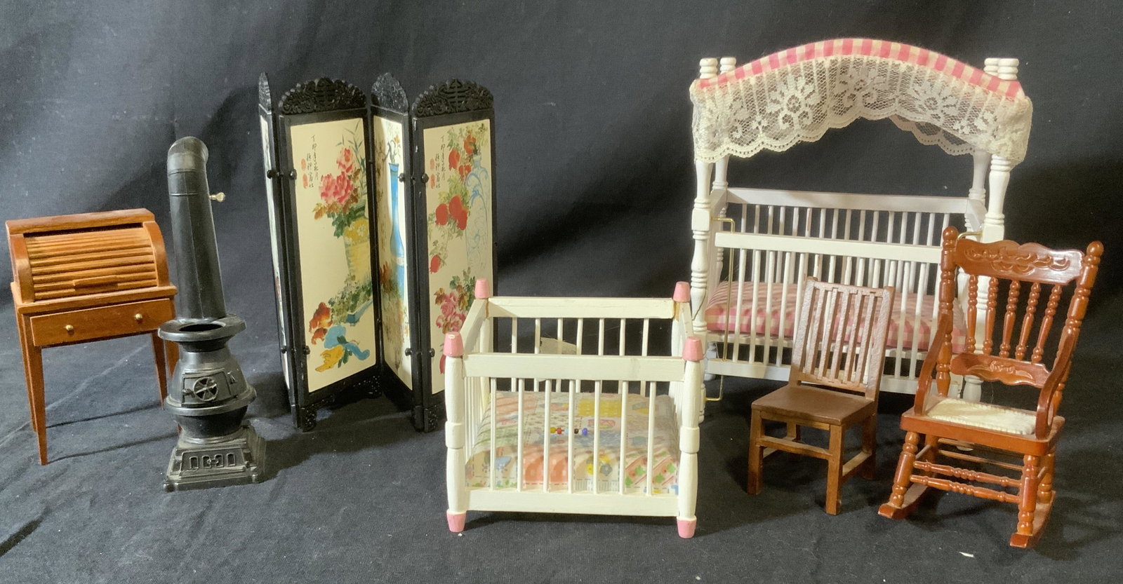 Lot 7 Vintage Doll House Miniature Furniture: Lot of 7 vintage, miniature pieces of furniture, meant for doll houses or dioramas. Largest piece measures approx 7.5 inches H, and 5 inches W. Wear is consistent with age and use, some joints and par