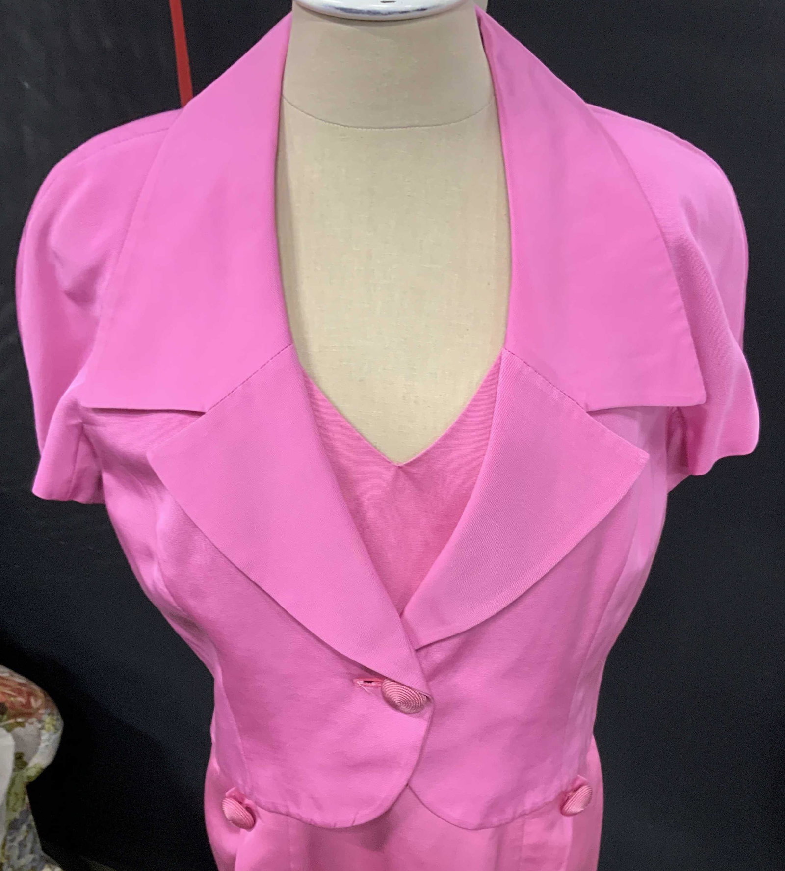 Set2 SCHÖN Vntg Pink Cocktail Dress & Jacket Italy: 2 pcs. Sleeveless dress and crop jacket in bright pink. Size 46. Vintage. Dress with v shape neckline, zipper back to buttocks , neck hook, Length 35 in. Short sleeve crop jacket with sewn in shoulder