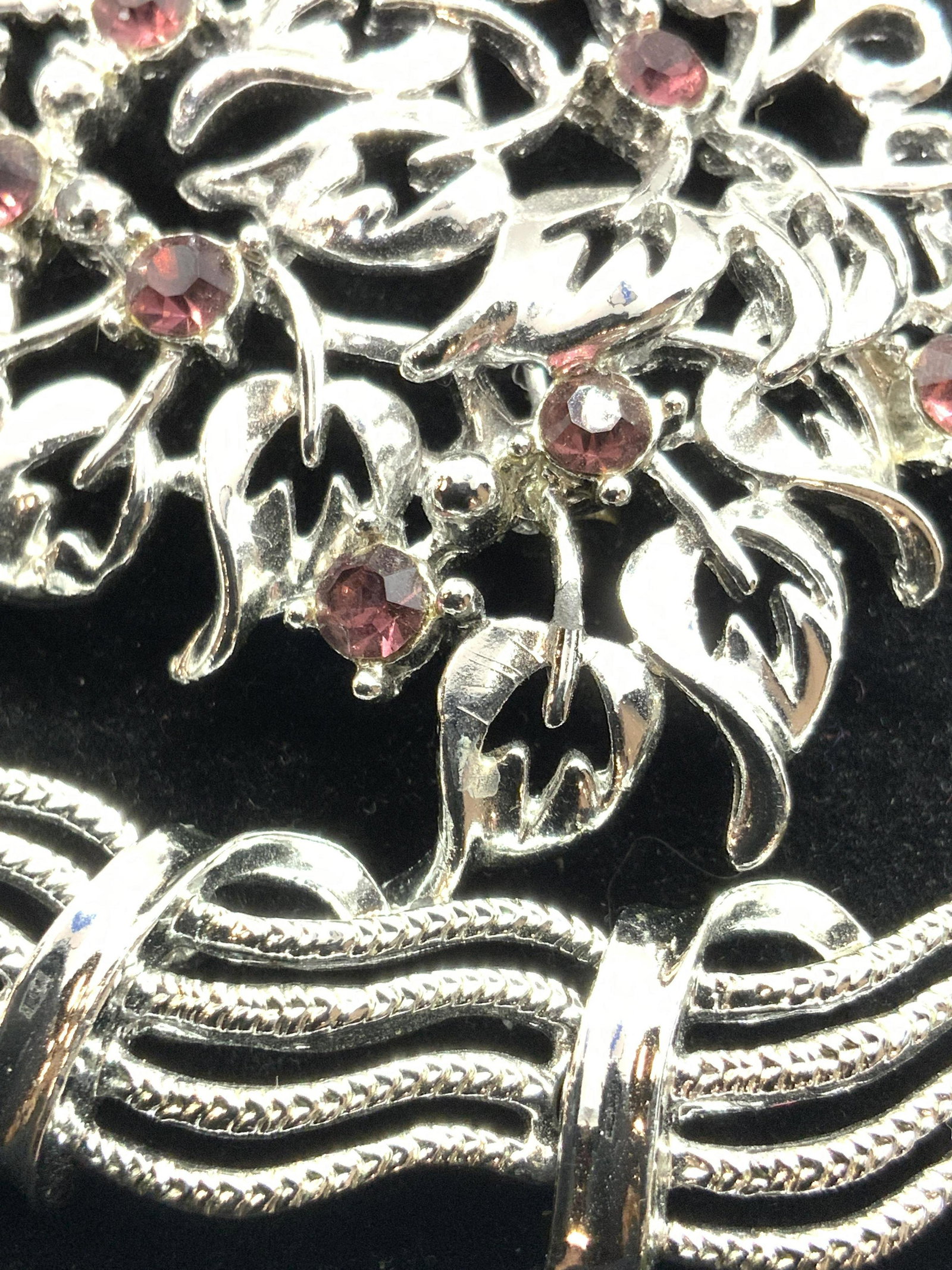 2pc Jewelry Set Choker Necklace & Brooch: Two pieces of jewelry that can be worn together or separately. Pieces are crafted from silver tone metal. Necklace is choker style and features etched & pierced metalwork throughout. Secures with fish