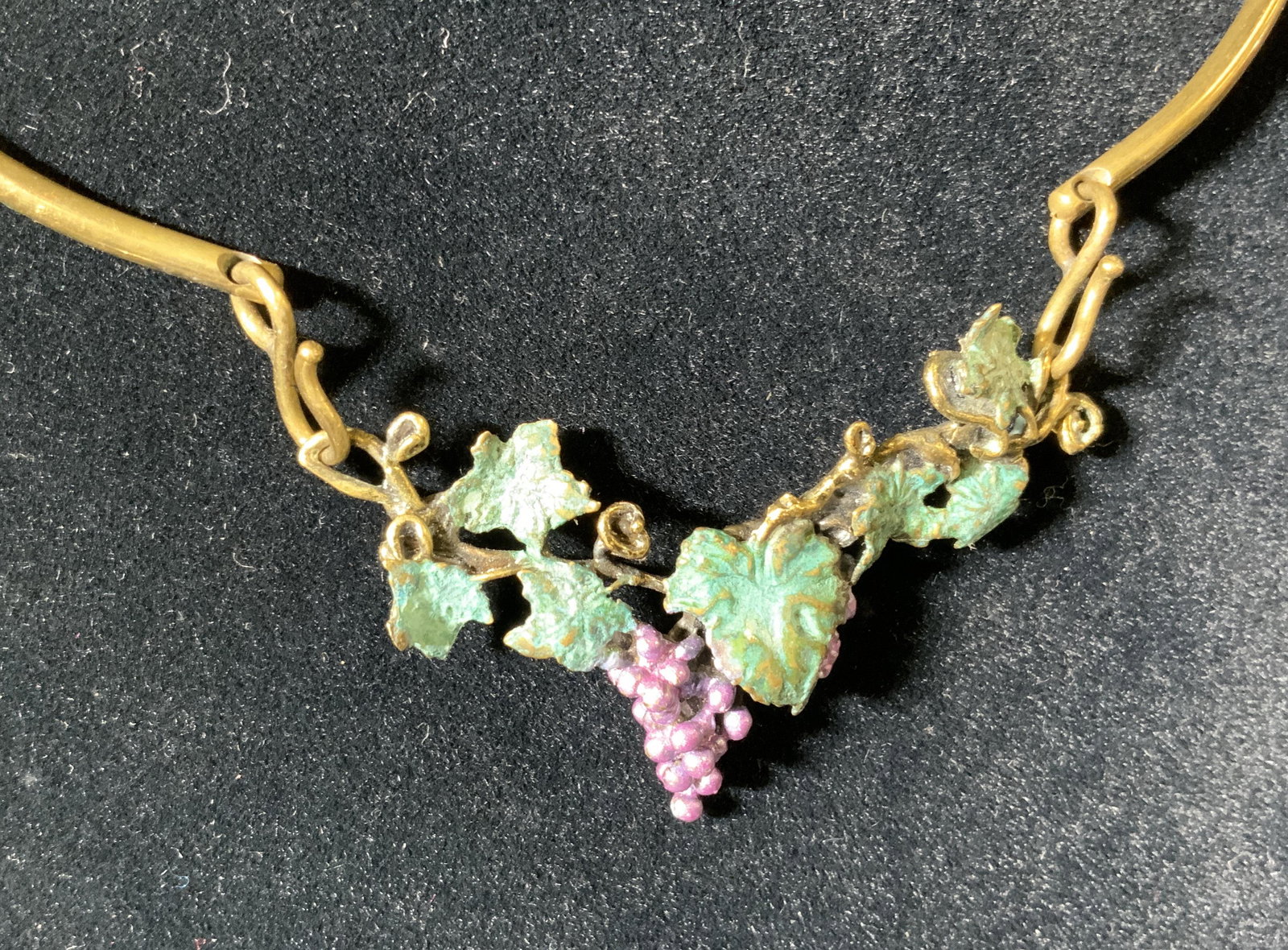 Lot 11 Vintage Accessories, CHAMILIA & More: Lot 11 Vintage Accessories, CHAMILIA & More, Inscription to buckle reads ‘Taiwan’, measures 2 7/8 x 3 1/2 inches, comprised of composite materials, scarf clip measures 2 1/4 x 2 1/8 inches at wide