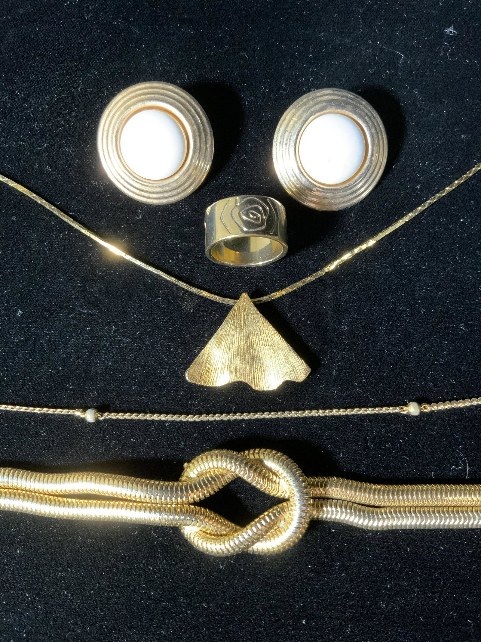 Lot 5 Vintage Bracelet, Ring, Earrings, Necklaces: Lot 5 Vintage Bracelet, Ring, Earrings, Necklaces, inscription to ginkgo leaf reads ‘Bergere’, measures 15 inches, inscription to beaded necklace reads ‘Monet’, measures 15 inches, ring size: 