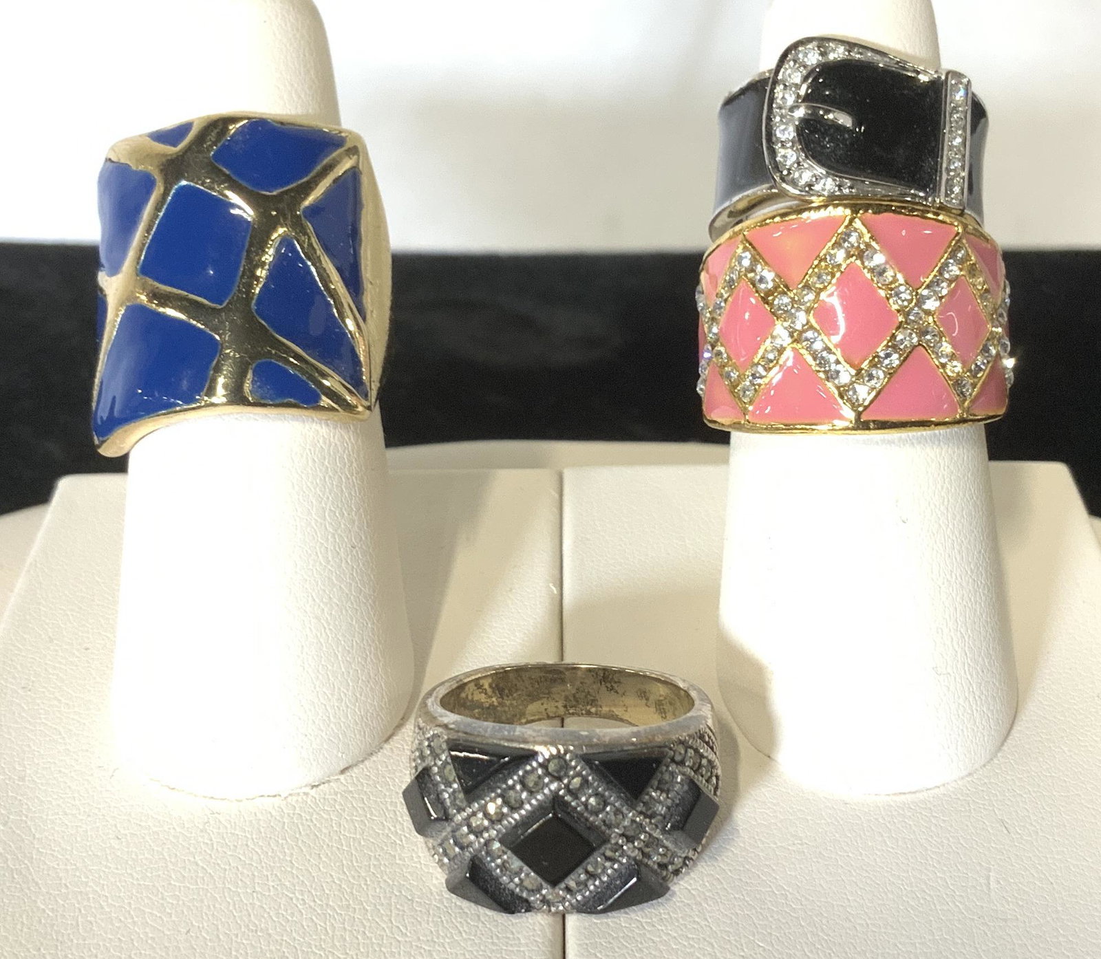 Group 4 Enamel & Sterling Silver Rings w/ Box: Lot of 4 rings of different style and colors. Fashion rings - and one marcasite and black stone rings in sterling silver, size 6. Other rings include black and crystal buckle ring, size 6 , giraffe pa