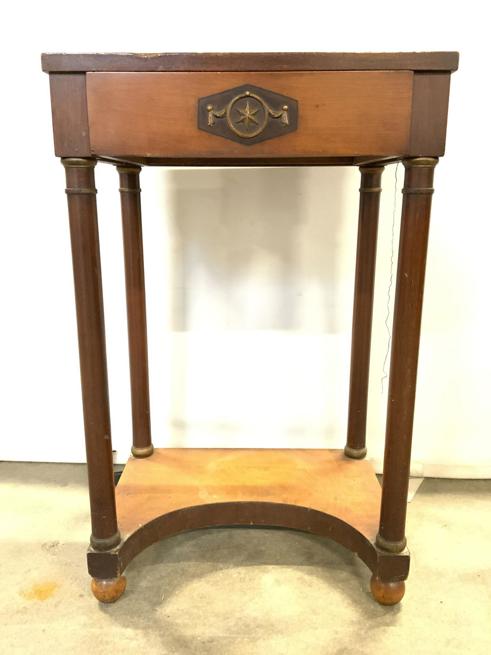 JOHN WIDDICOMB Vintage Carved Wooden Side Table: Interior of drawer has tag which reads JOHN WIDDICOMB. Side table has 1 drawer with hand dovetailing & star detail on front. Piece has 4 carved wooden legs with spherical shaped feet & board stretcher
