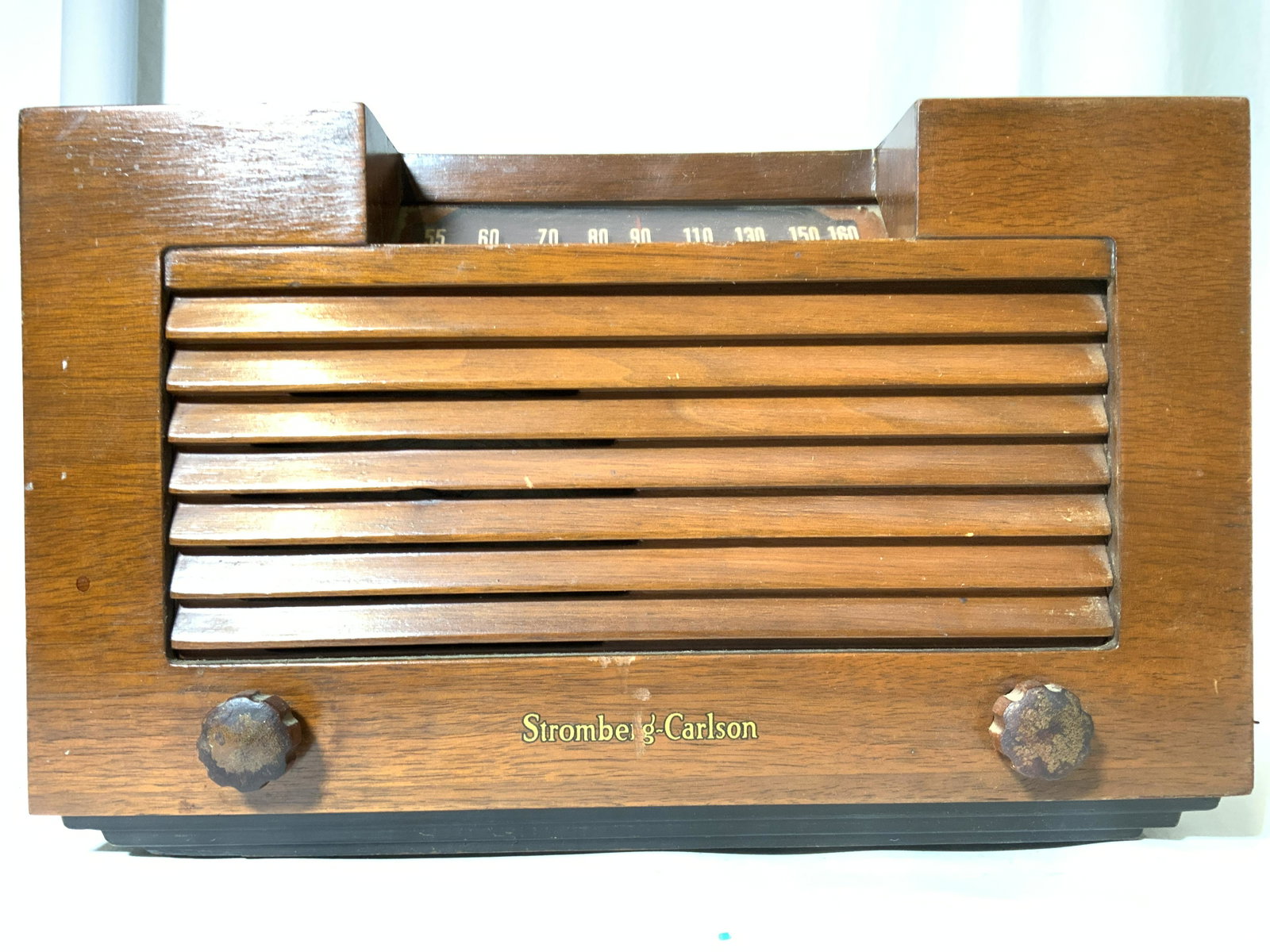 Vntg STROMBERG-CARLSON 1101-HW Nocturne Series 10: Front of radio is marked STROMBERG-CARLSON. Underside has tag which reads RADIO RECEIVER NO. 1101-H. Radio has wooden case. Circa 1945/1946. Piece was manufactured in The United States. The Stromberg-