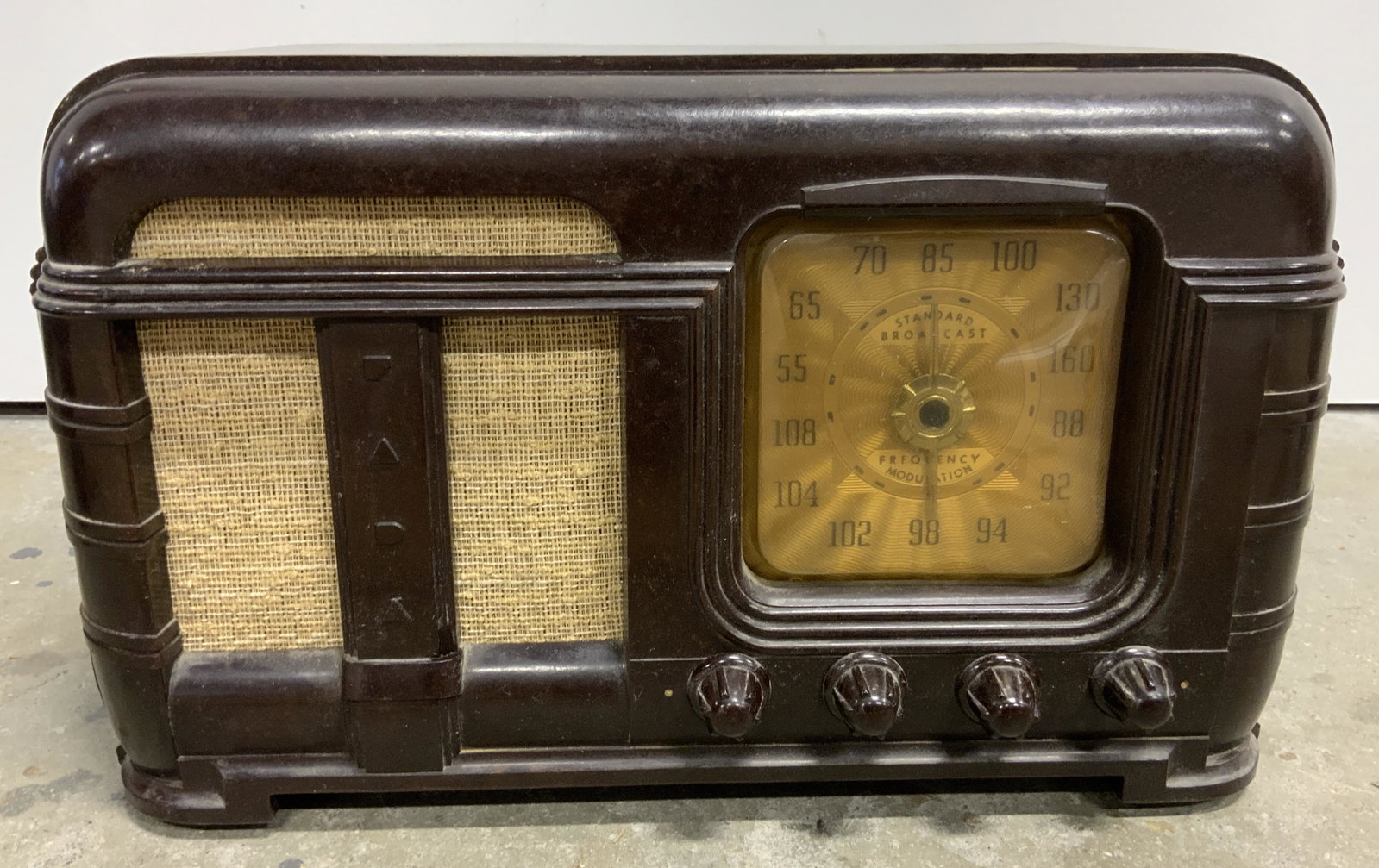 1949 Vintage FADA 790 Bakelite Tube Radio: 1949 Vintage FADA 790 Bakelite Tube Radio, inscriptions read ‘Fada 97-130’, measures 8 5/8 x 14 1/2 inches, some surface wear to radio, not tested for functionality, Property of multi generation B