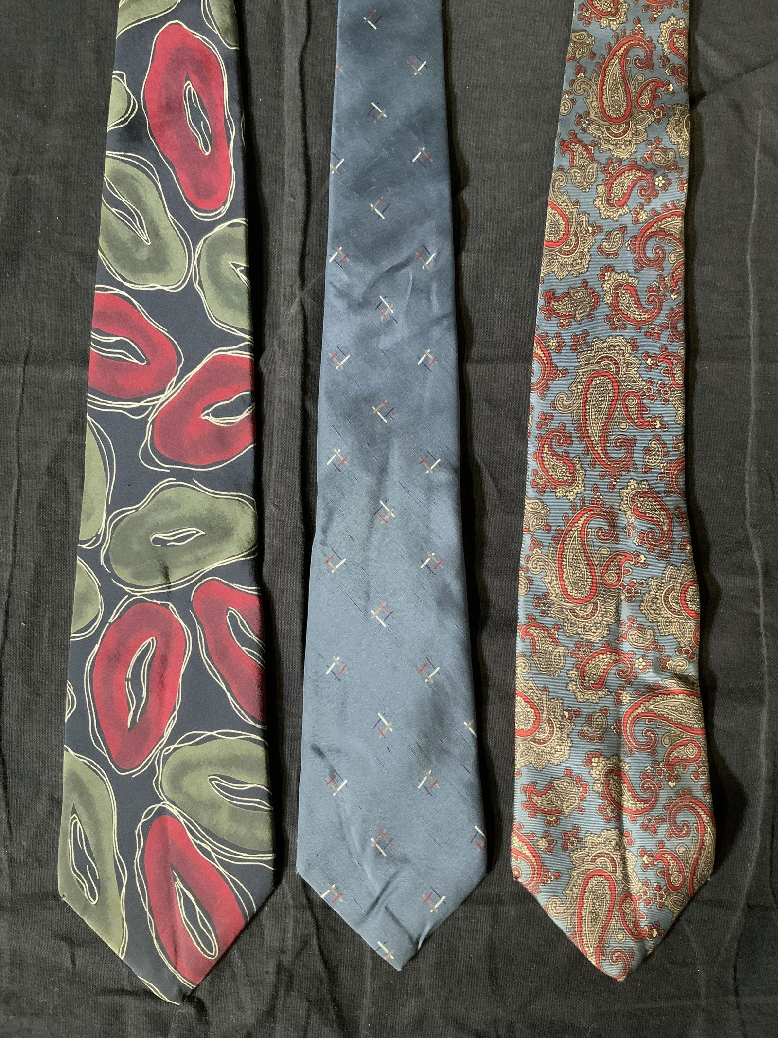 Lot 3 Silk Men’s Ties: Lot 3 Silk Men’s Ties, labels read ‘Moe Ginsburg New York Hand Made all silk’, measures 56 3/4 inches long x 3 1/8 inches long, ‘Paco Rabanne Paris 100% silk Hand Made in Italy’, measures 56