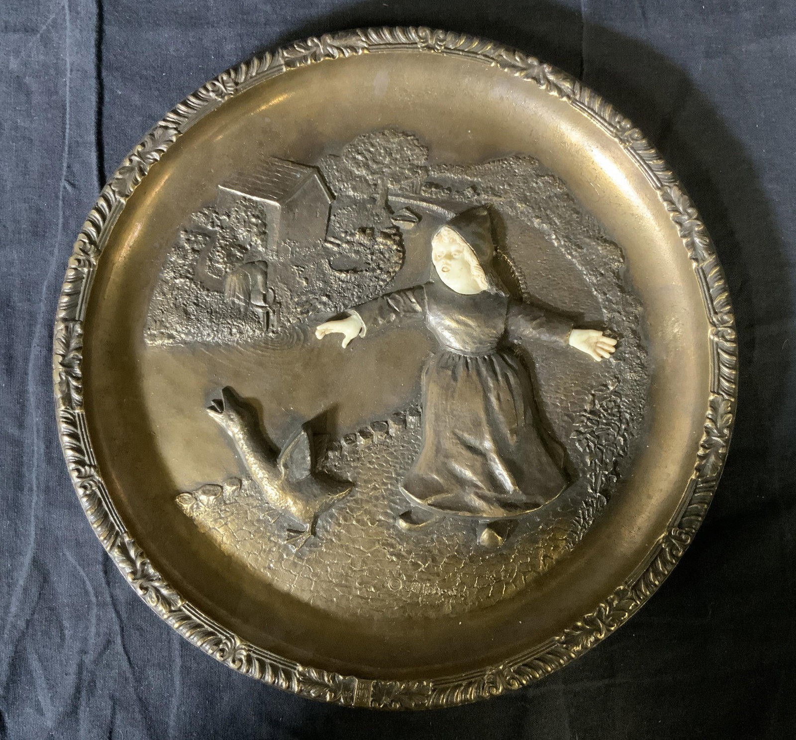 Vintage FONDERIE INCOLAY Bronze Decorative Plate: Vintage FONDERIE INCOLAY Bronze Decorative Plate, inscription reads ‘JW Roberts’, inscription to reverse reads ‘Plate No 00218 Uncertain Beginning First Edition in the Life’s Interludes Collec