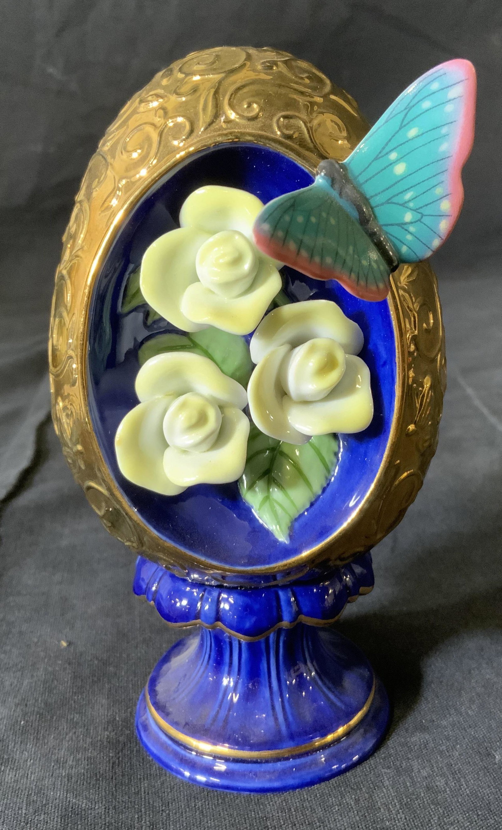 Ceramic Egg, Thailand Decorative accesory: Ceramic Egg, Thailand, labels and inscriptions to base ‘92 FM Crafted in Thailand’, measures 5 1/2 inches tall x 3 inches at widest point, some surface wear, Property of multi generation Brooklyn 