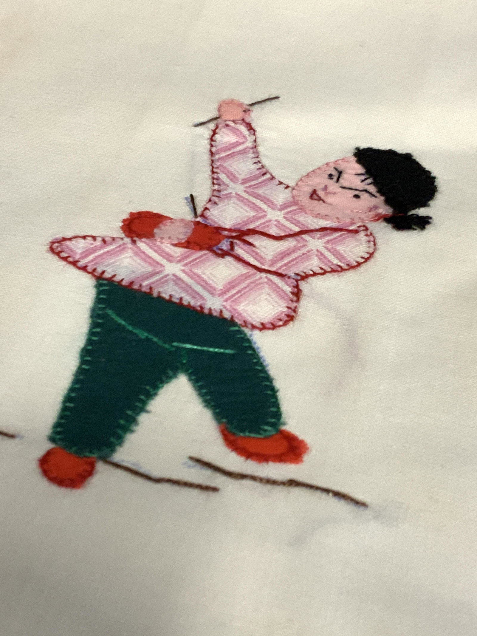 Lot 18 Assorted Tea Towels & Table Linens: Decorative tea towels & table linens, some possibly vintage. Tea towels depicts floral motifs & people. Some linens have lace accents or hand stitched designs. Linens mostly white, some discoloration.