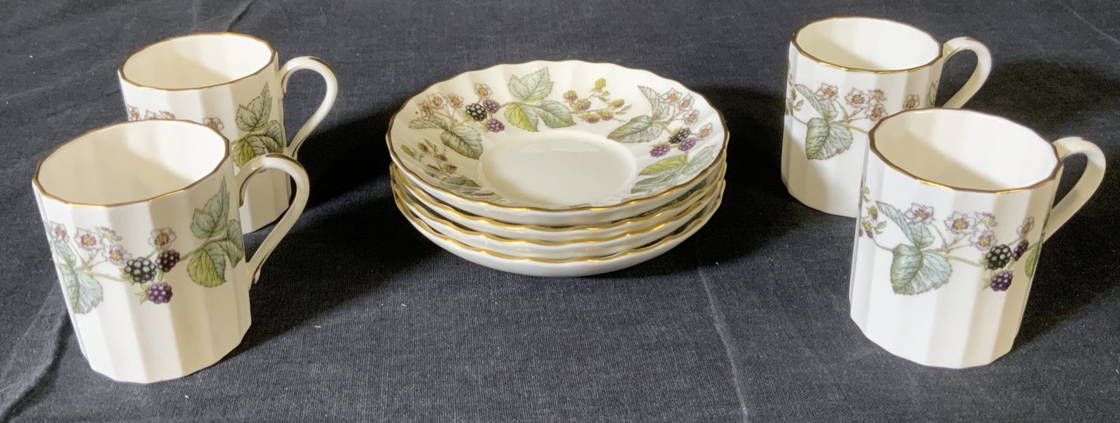 Set 8 ROYAL WORCESTER Bone China Teacups & Saucers: Set 8 ROYAL WORCESTER Bone China Teacups & Saucers, stamps read ‘The Dorchester Hotel’ and ‘Royal Worcester Fine Bone China England Lavinia Z 2821’, saucers measure 4 1/2 inches in diameter, t