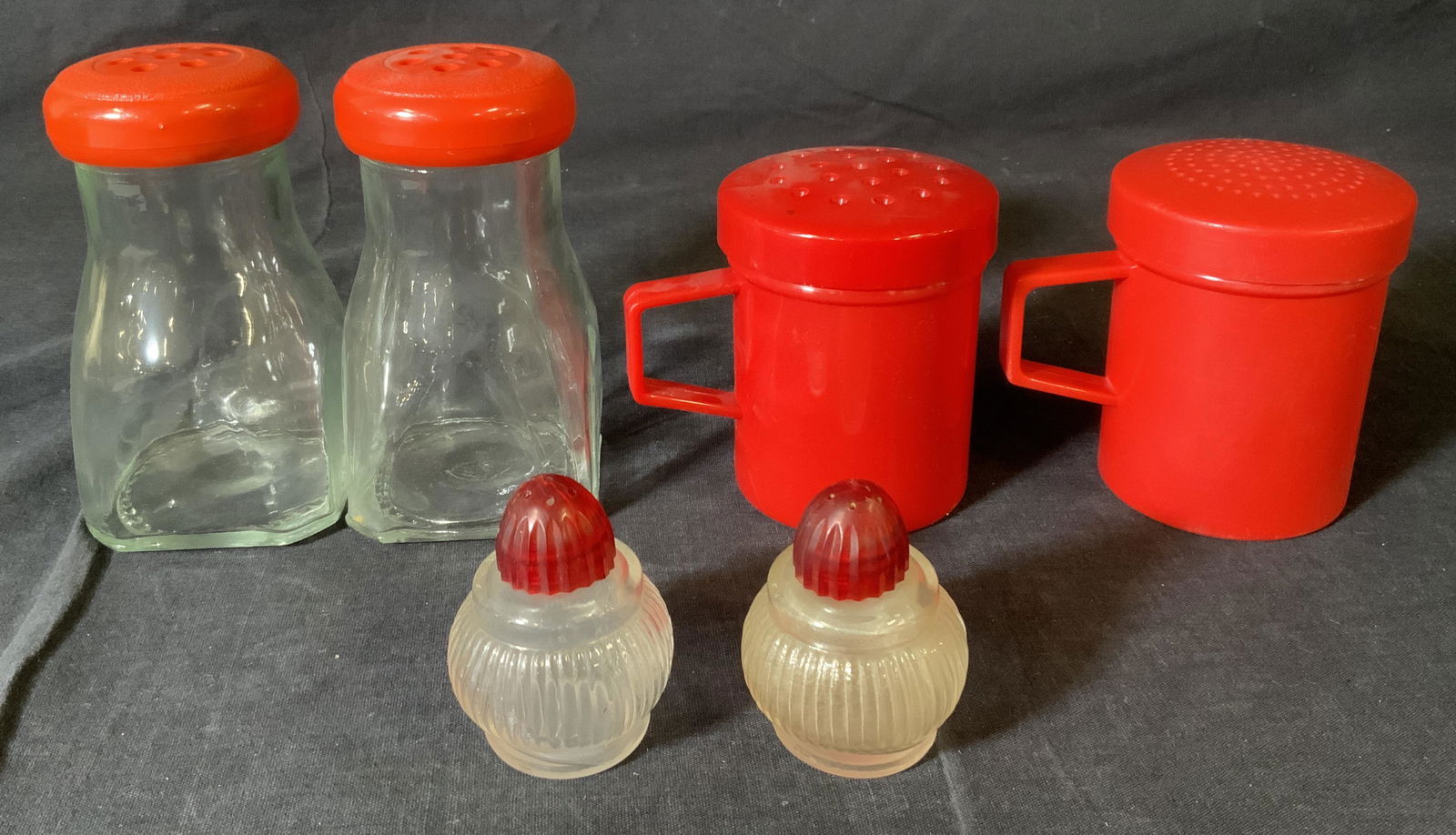 Lot 6 Salt & Pepper Shakers: Lot 6 Salt & Pepper Shakers, inscriptions read ‘Fox Run Craftsmen Hong Kong’, ‘1’, ‘17’, shorter shakers measure 2 1/4 inches tall x 1 3/4 inches wide, largest shakers measure 4 3/4 inches