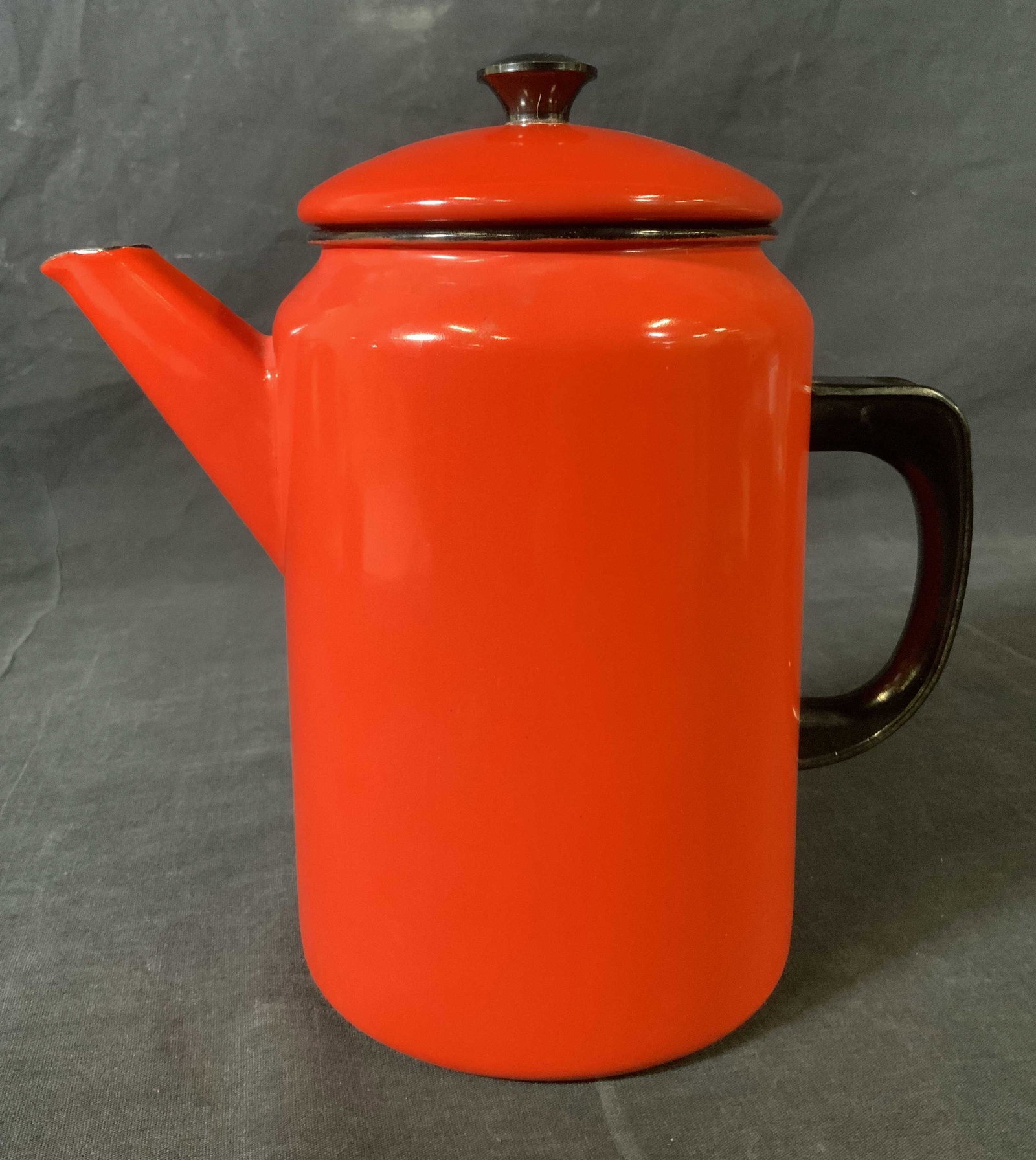 Vintage KOCKUM Enamel Coffee Pot, Sweden: Vintage KOCKUM Enamel Coffee Pot, Sweden. Inscription reads ‘KOCKUM Sweden 2 Lit 813’, measures 8 5/8 inches tall x 8 5/8 inches at widest point, some surface wear and losses to enamel, Property o
