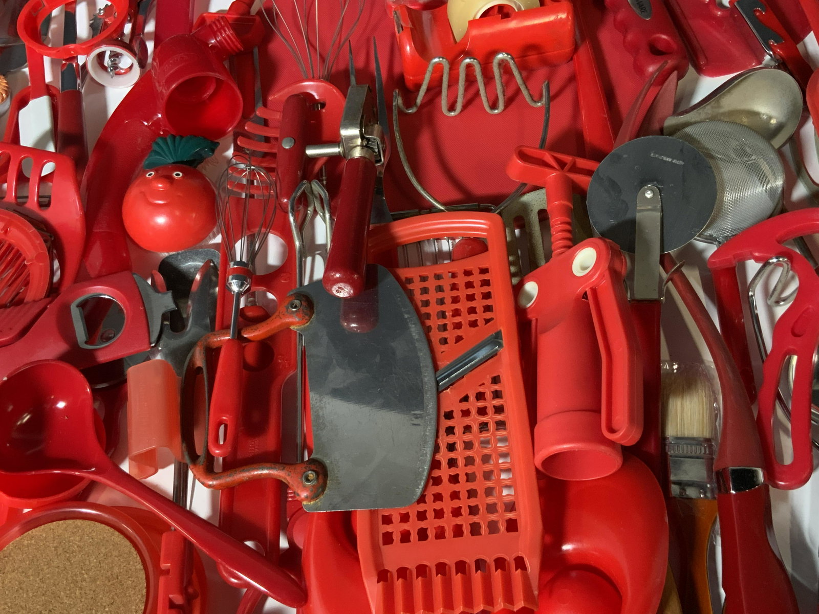 Grp Lot Retro Red Kitchen Supples, Utensils & More: 105 retro red vintage and modern kitchen supplies. Utensils, gadgets, serving pieces, accessories, and more. Peelers, tongs, pie servers, bottle opener, and more. Pieces are crafted from metals and pl