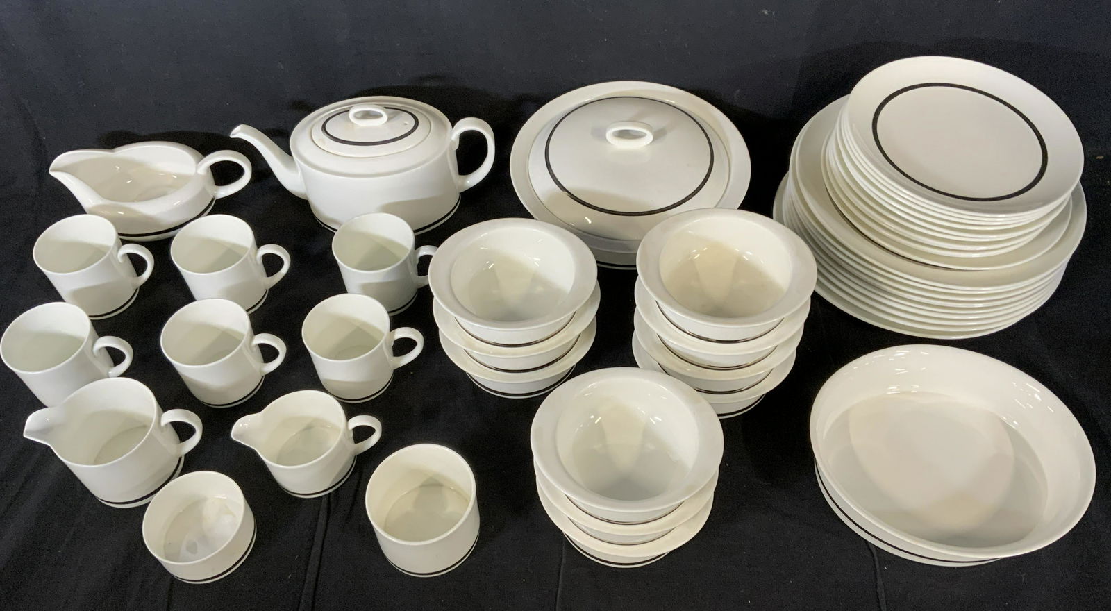 Set 45 WEDGWOOD Bone China Tea Service: Lot 45 WEDGWOOD Bone China Tea Service, stamp to base reads ‘Wedgwood Bone China Made in England Susie Cooper Design Charisma’, cups measure 3 inches tall x 4 inches at widest point, bowls measure