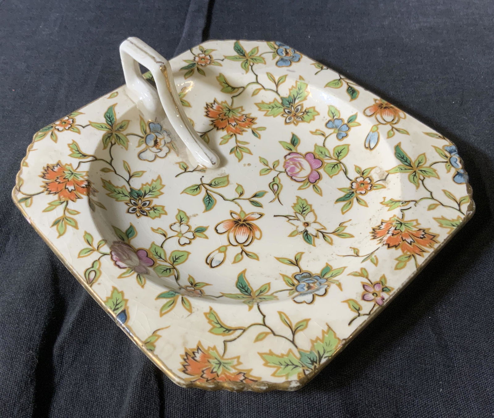 Lot 3 Vintage Dishes, TAYLOR SMITH & Japan: Lot 3 Vintage Dishes, TAYLOR SMITH & Japan, stamps read ‘Taylor Smith Taylor 2382’, ‘Hand Painted Japan’, and ‘Mapleware Made in Japan’, smallest measures 6 inches in diameter, largest mea