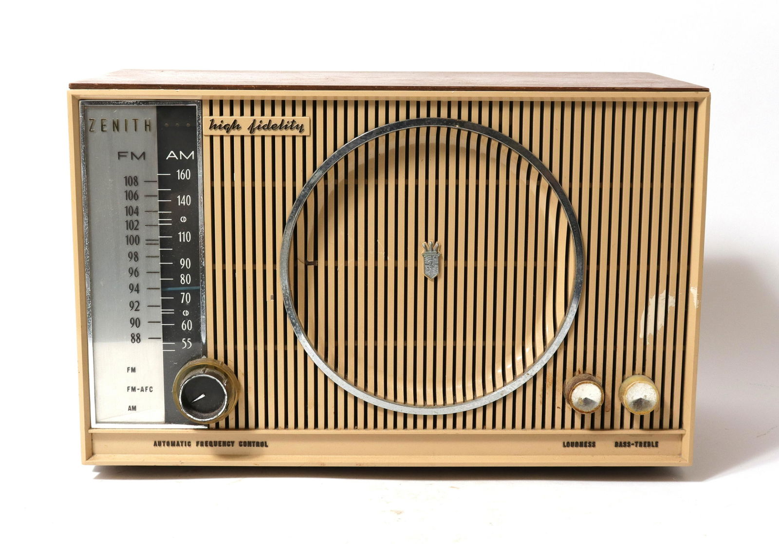1950s Zenith High Fidelity AM / FM Radio: 1950s Zenith High Fidelity AM / FM Radio 1950s Zenith High Fidelity AM / FM radio, marked to exterior, the reverse side marked: “Zenith Radio Corporation / Chicago, Illinois / U.S.A. S-46351." 9.5"