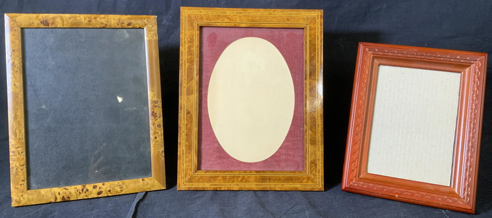Lot 3 Decorative Wooden Picture Frames: Lot 3 Decorative Wooden Picture Frames, inscriptions read ‘Bois Extreme Paris’, ‘Made in France’, ‘Fetco’, smallest measures 9 1/4 x 7 1/4 inches, largest measures 11 1/4 x 8 7/8 inches, s