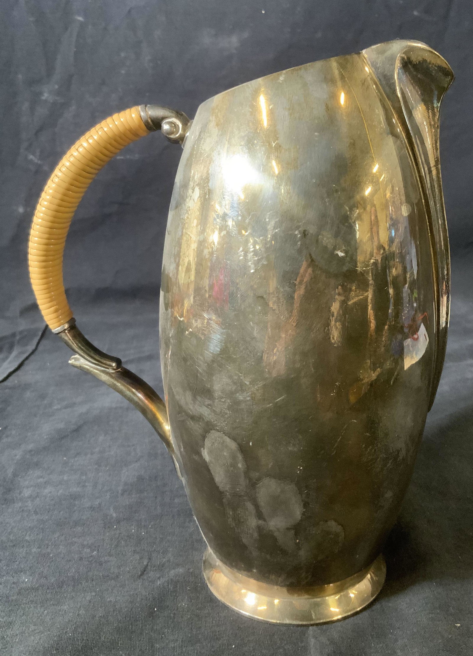 Vintage ROGERS BROS Silver Plated Pitcher: Vintage ROGERS BROS Silver Plated Pitcher, inscription reads ‘Flair 1847 Rogers Bros IS’, measures 8 7/8 inches tall x 6 7/8 inches at widest point, some surface wear and tarnishing to piece, Vint
