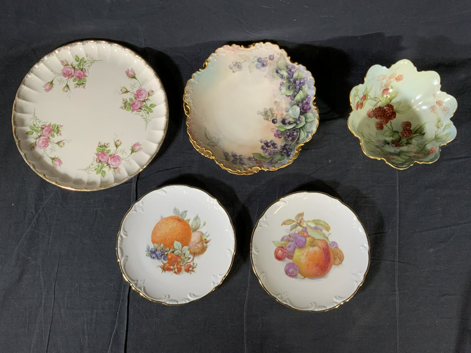 Lot 7 Vintage Porcelain Dishes, LIMOGES & More: Lot 7 Porcelain Dishes, LIMOGES & More, some inscriptions partially illegible, inscriptions read ‘WS George Bolero Royal China Warranted KT Gold’, ‘Rosenthal Bavaria’, ‘Monbijou Bavaria EKK�