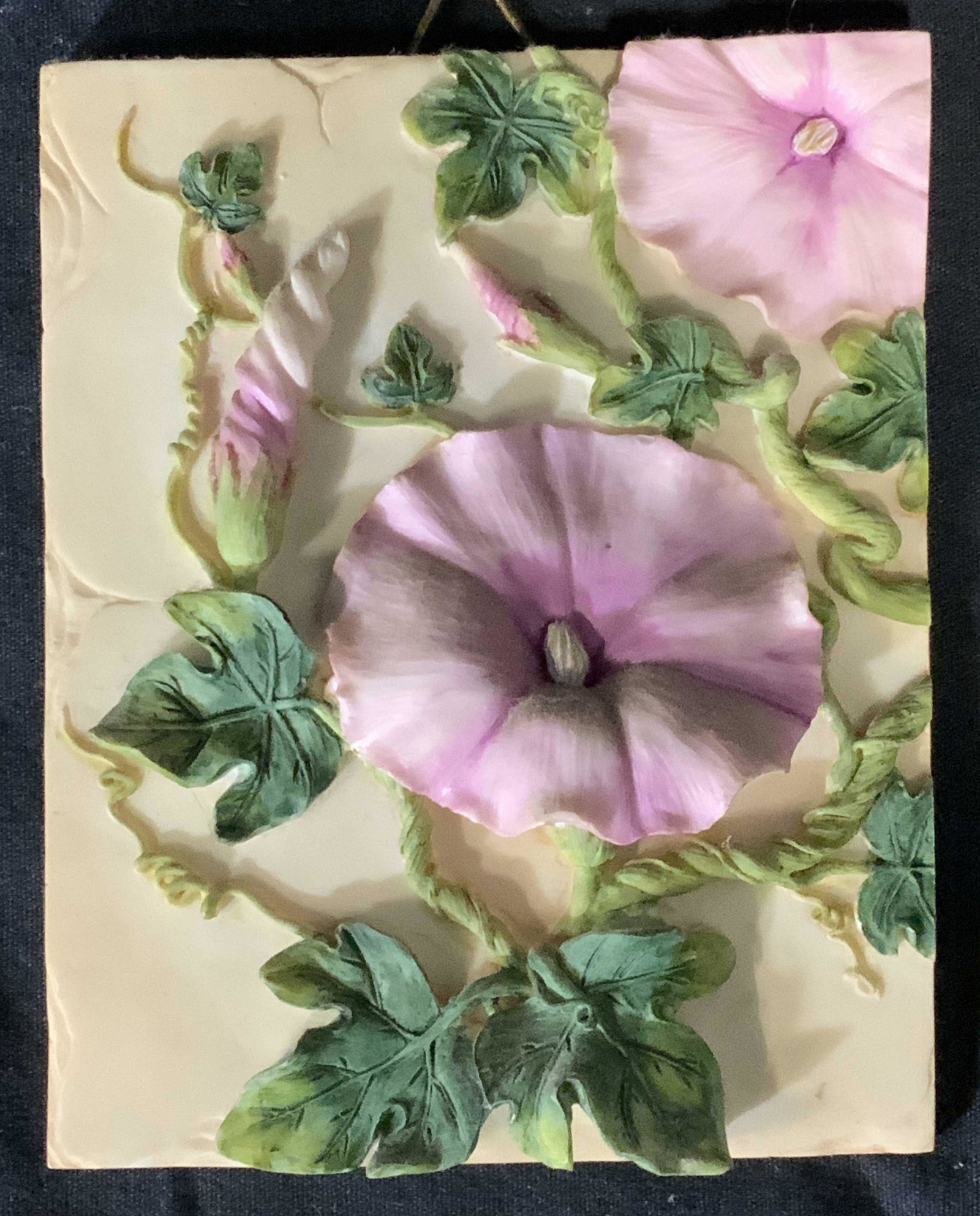Lot 4 Vintage Porcelain Wall Decor Kitchenalia: Hand painted Porcelain tile and plates, composite flower & vine panel in relief. Fruit Decor on plate hand painted under glaze SOUTHERN GALLERIES, INC, measures 8.25 in. Porcelain wall plates, Ceramic