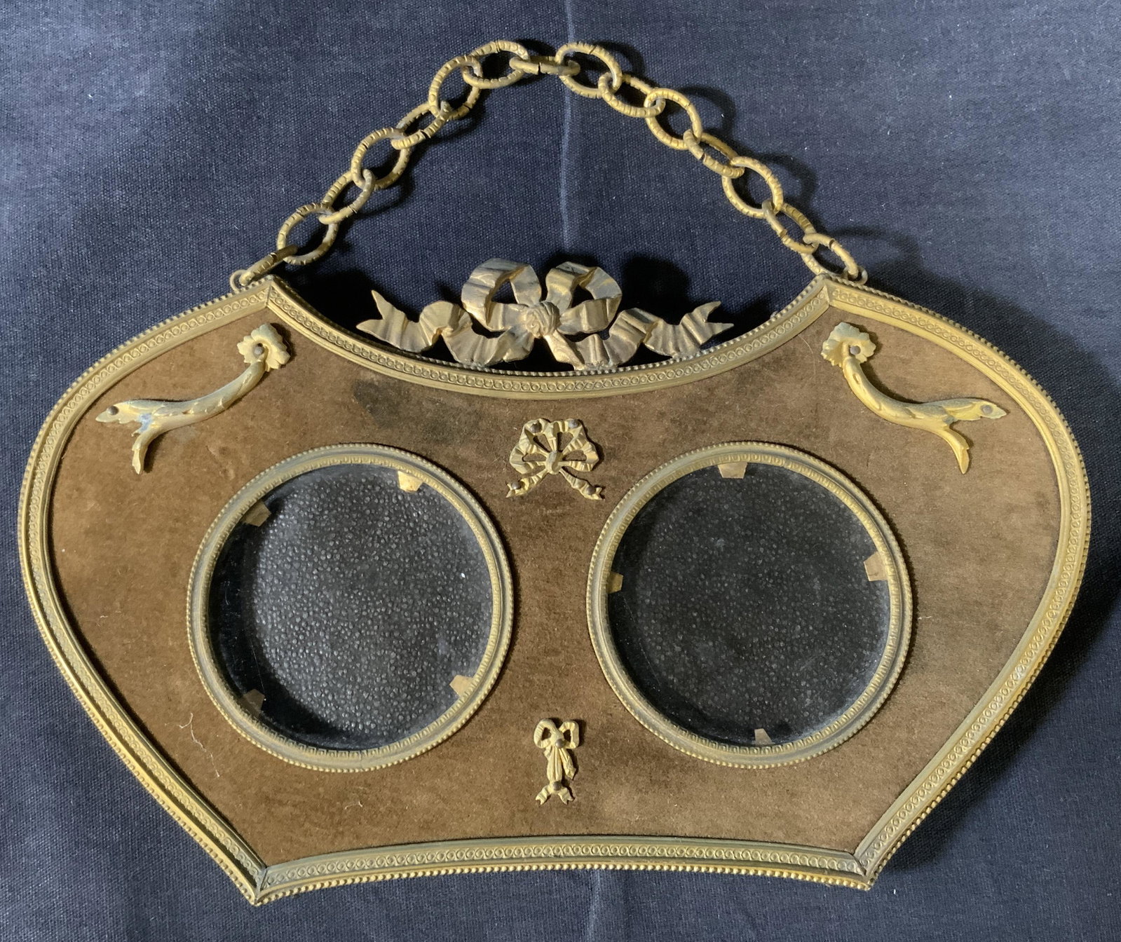 Vintage Brass Picture Frame: Vintage Brass Picture Frame, no apparent inscriptions or marks, measures 5 1/8 x 8 3/4 inches, tarnishing to metal and surface wear, Vintage, vintage home decor, picture frame, decorative frame, ornat