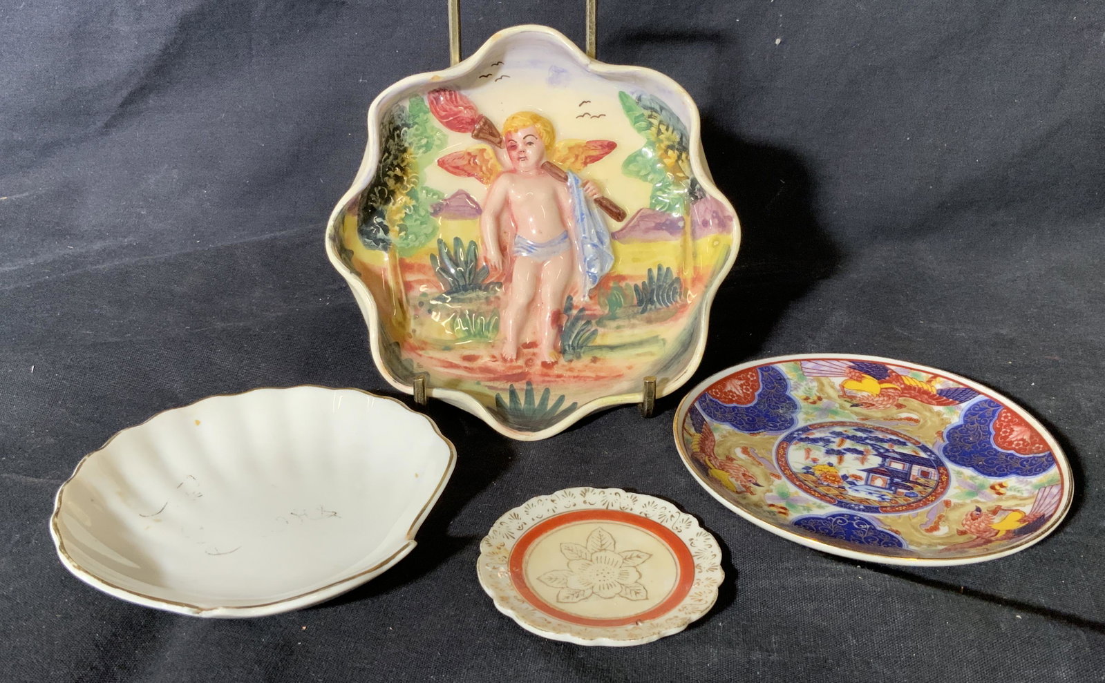 Group Lot 4 Various Painted Porcelain Dishes: Group lot 4 various painted porcelain dishes, labels to various pieces read ‘Bar Mitzvah of Mitchell Jay Greenberg November 15 1964’ Imari Ware Japan’ & ‘5627 Italy’, largest of the group me