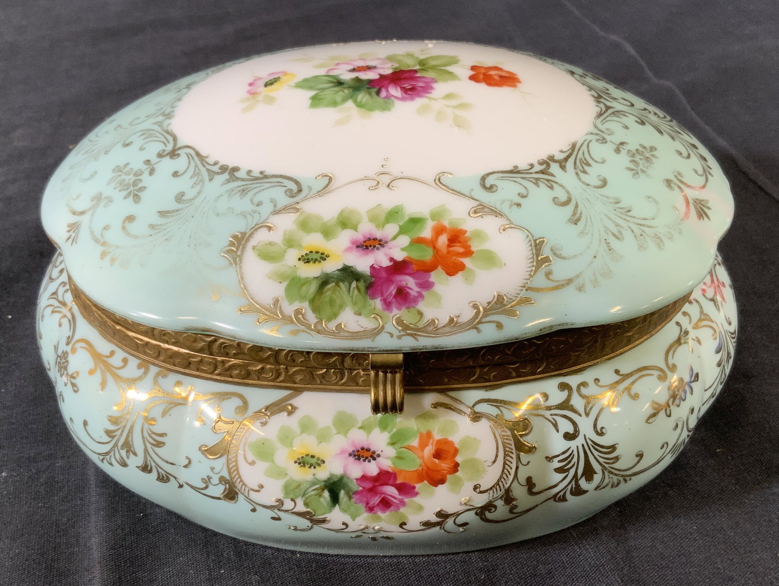 Vintage Porcelain Keepsake Box: Vintage Porcelain Keepsake Box, inscription to base reads ‘d-27’, measures 3 1/4 x 7 inches, some surface wear to piece and design, Vintage, vintage porcelain, keepsake box, trinket box, ceramics,