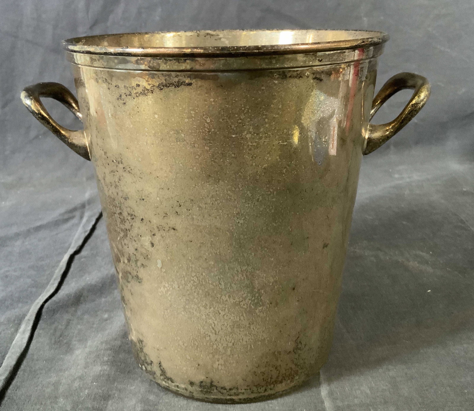 Silver Plated Ice Bucket, Barware: Silver Plated Ice Bucket, no apparent inscriptions or marks, measures 8 inches tall x 9 1/4 inches at widest point, some surface wear to piece and tarnishing to metal, Silver plate, ice bucket, decora