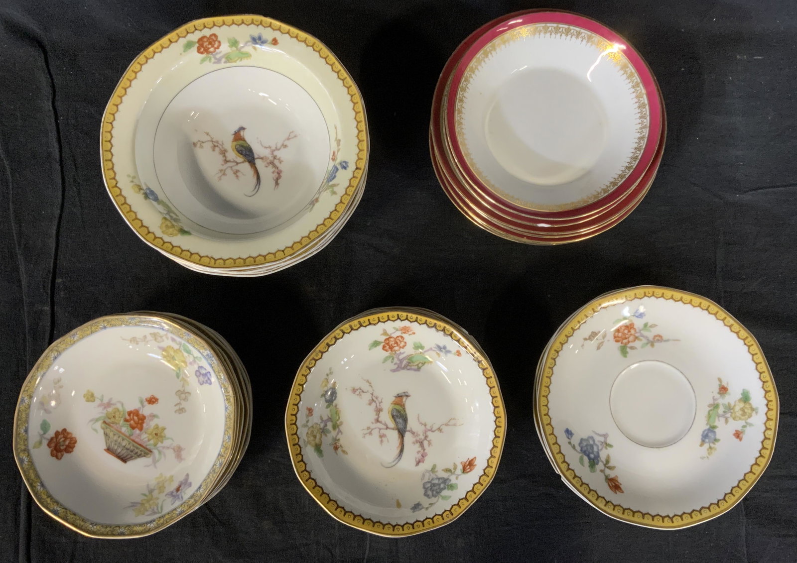 Lot 27 HAVILAND LIMOGES France Porcelain Plates: Lot 27 Vintage HAVILAND LIMOGES Porcelain Plates, stamps to base read ‘Limoges B & Gie France’, ‘Theodore HAVILAND France Theodore HAVILAND Limoges France Ganga Patent 54453’, smallest bowls m