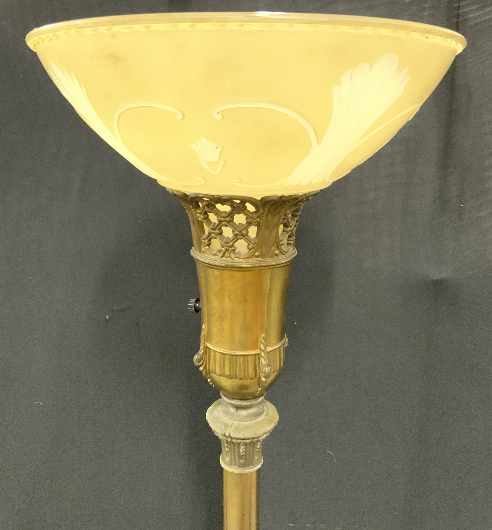 Vintage Victorian Style Brass Floor Lamp W Shade: Floor lamp is vintage possibly antique. Piece is gold toned & appears to be brass. Base is circular with 6 feet. Top of base area appears to possibly be marble. Lamp has cream toned glass shade. Piece