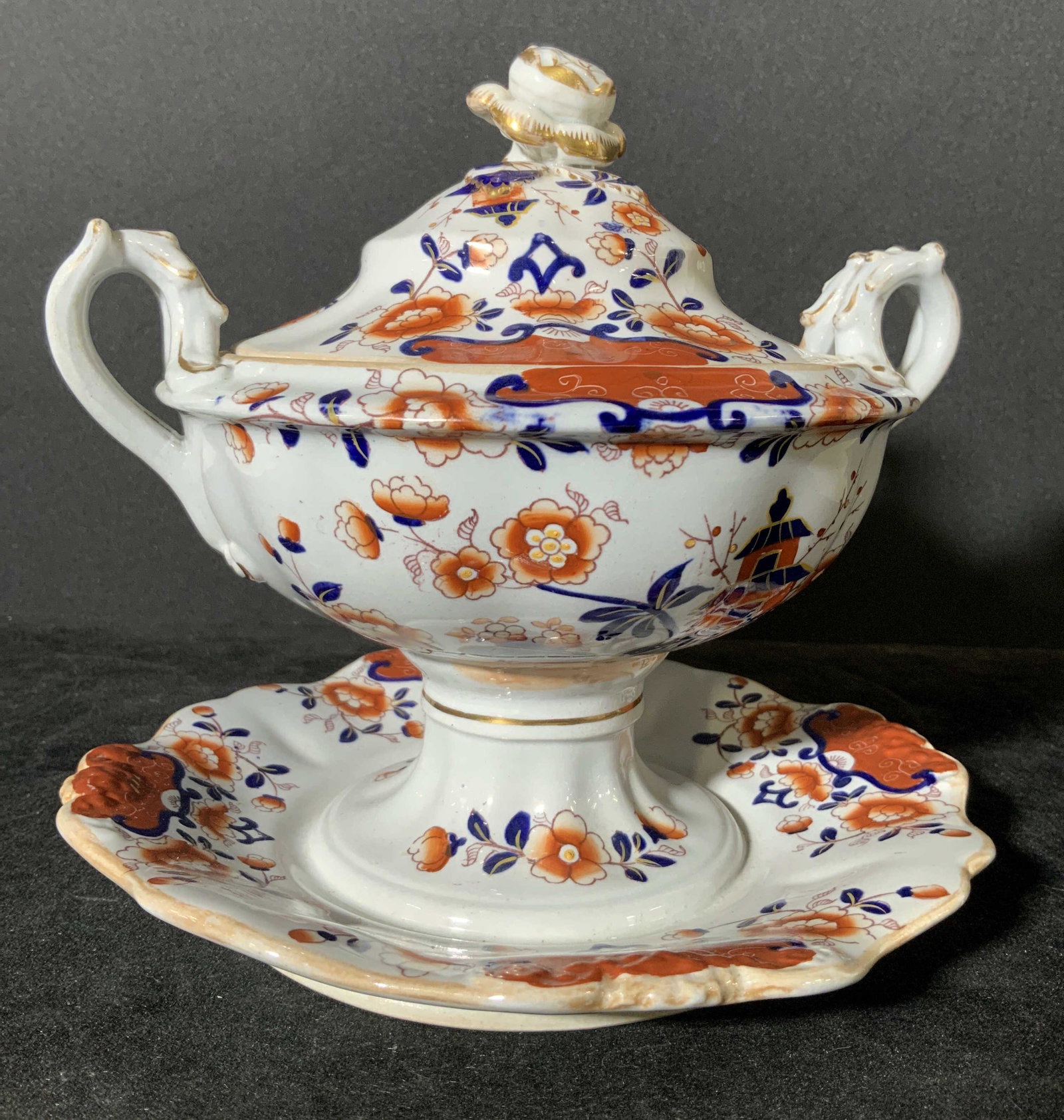 Set 2 MASON’S Antique HELTER SKELTER Tureen: 2 pcs tureen and lid. 19th century Mason’s Ironstone Helter Skelter patterned tureen attached to base plate. Hand painted Colors throughout are white, saffron, cobalt blue, and gilt line work. Decor