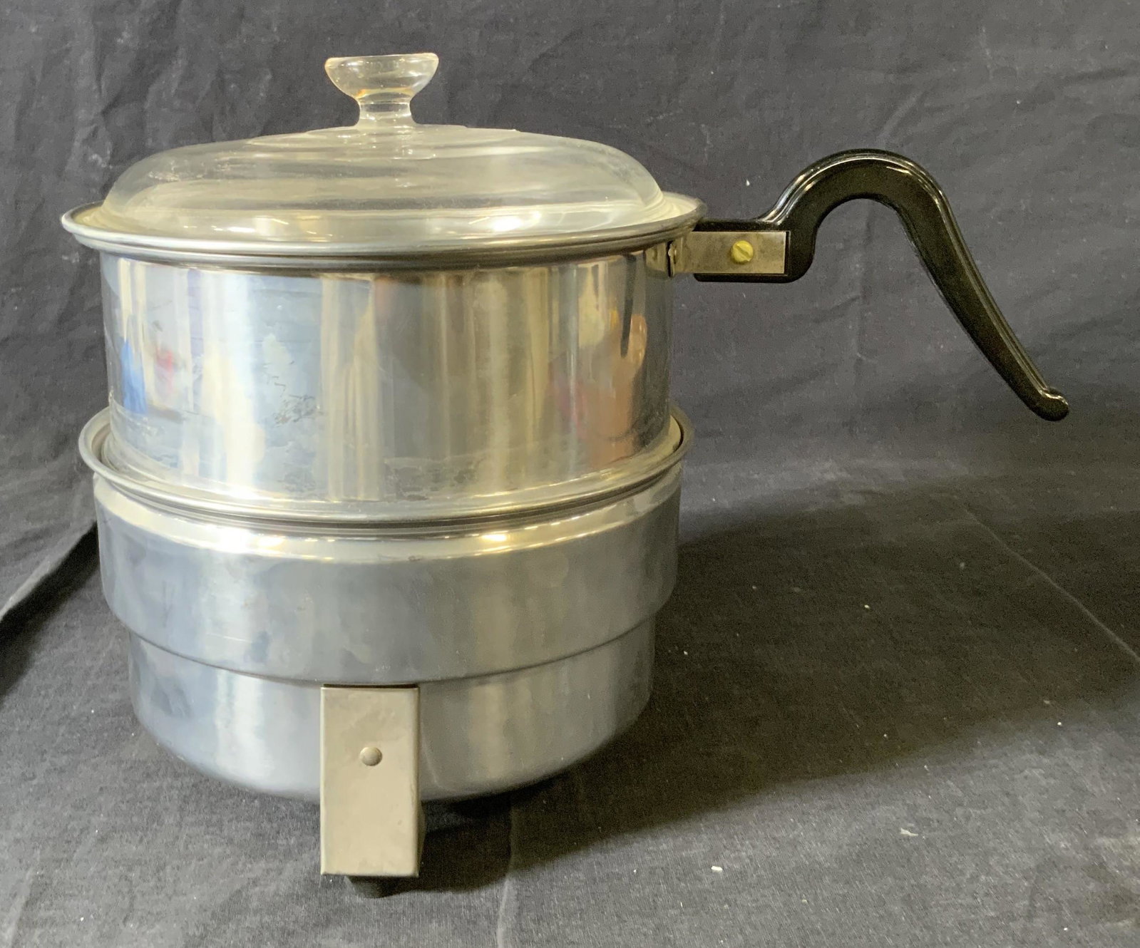 Vintage SUPER ELECTRIC Aluminum Electric Boiler: Vintage SUPER ELECTRIC Aluminum Electric Boiler, inscription to base reads ‘Mfg by Superior Elec Prod Corp Cafe Girardeau no Super Electric 110-120 V AC or DC’, measures 9 inches tall x 12 inches 