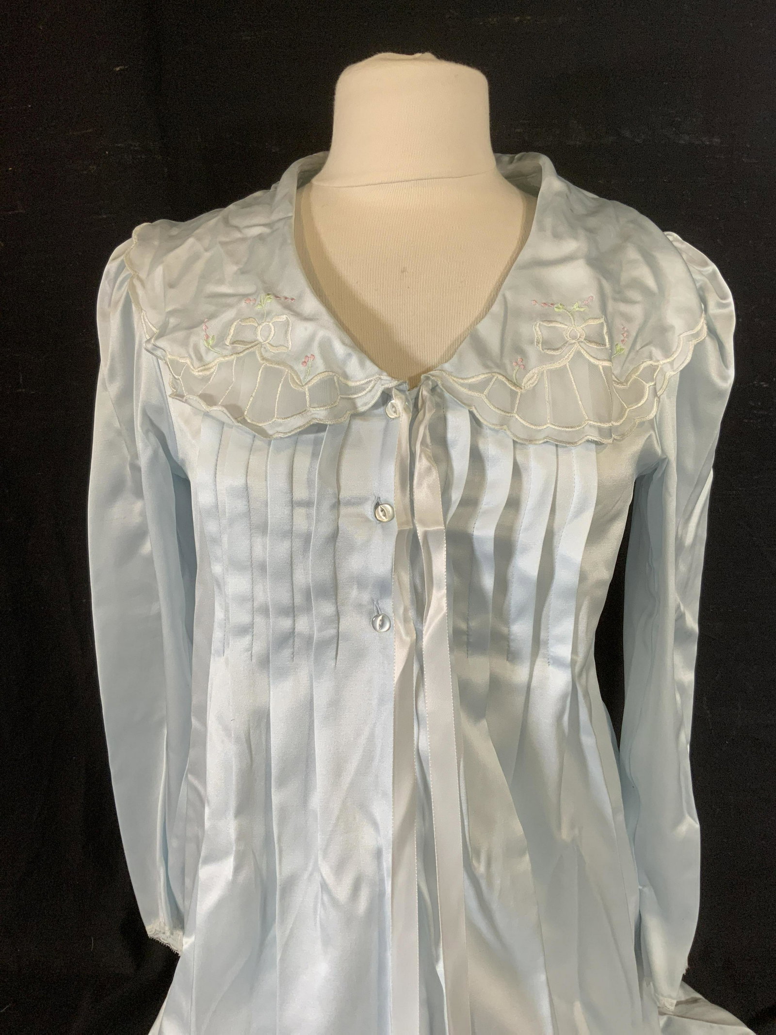 Vintage AMERETTA Nightgown: Vintage AMERETTA Nightgown, label to piece reads ‘Ameretta 80% polyester 20% cotton S’, some stains to fabric, comes in original box, Sleepwear, nightgown, Wearables, lounge wear, vintage clothing