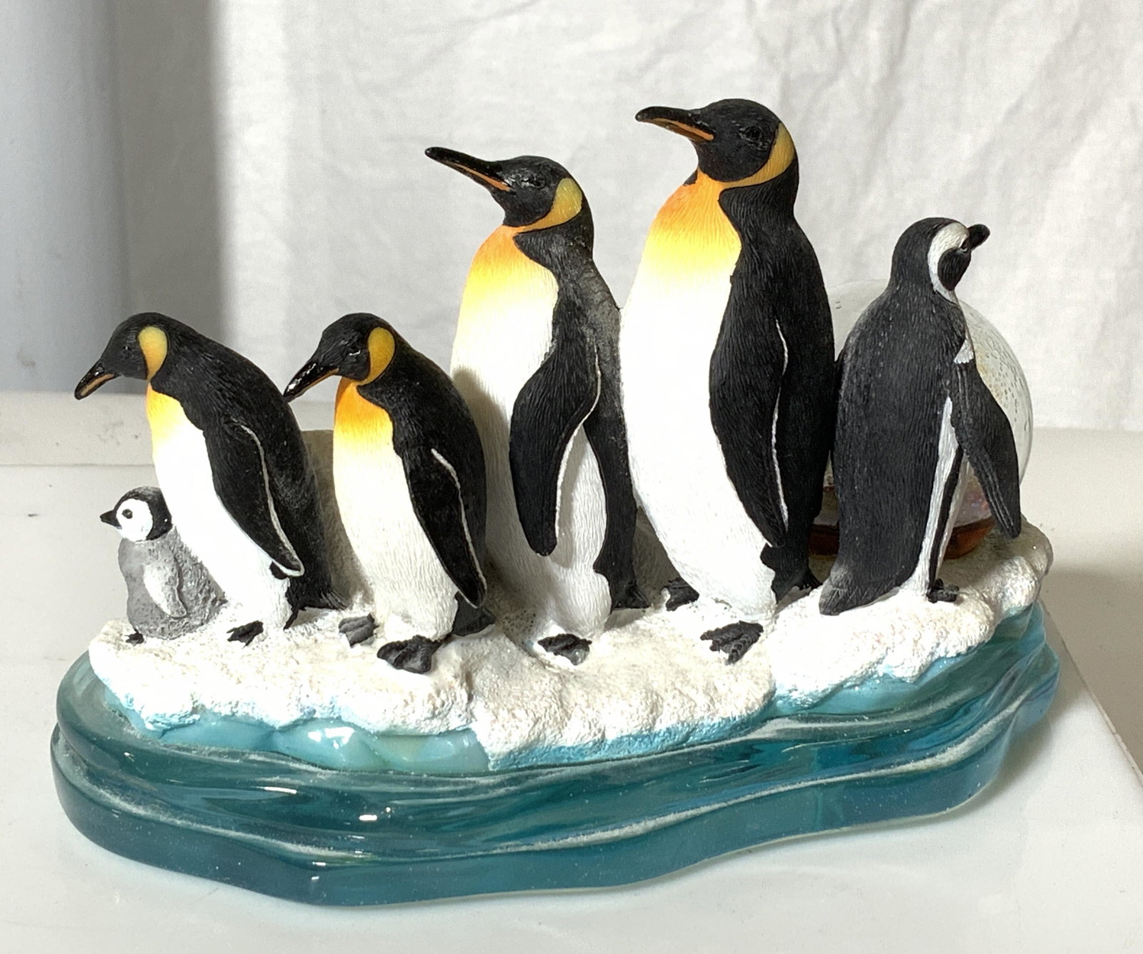 Vintage Penguin Display Collectibles, 4: Vintage Snow globes, partial or no water remains. Sea World Penguin Statue with Family of Penguins on Ice burg, 6.5 x 4 x 4 in. Collectibles, Penguin, Vintage Snow Globes, Display objects, Sea world P