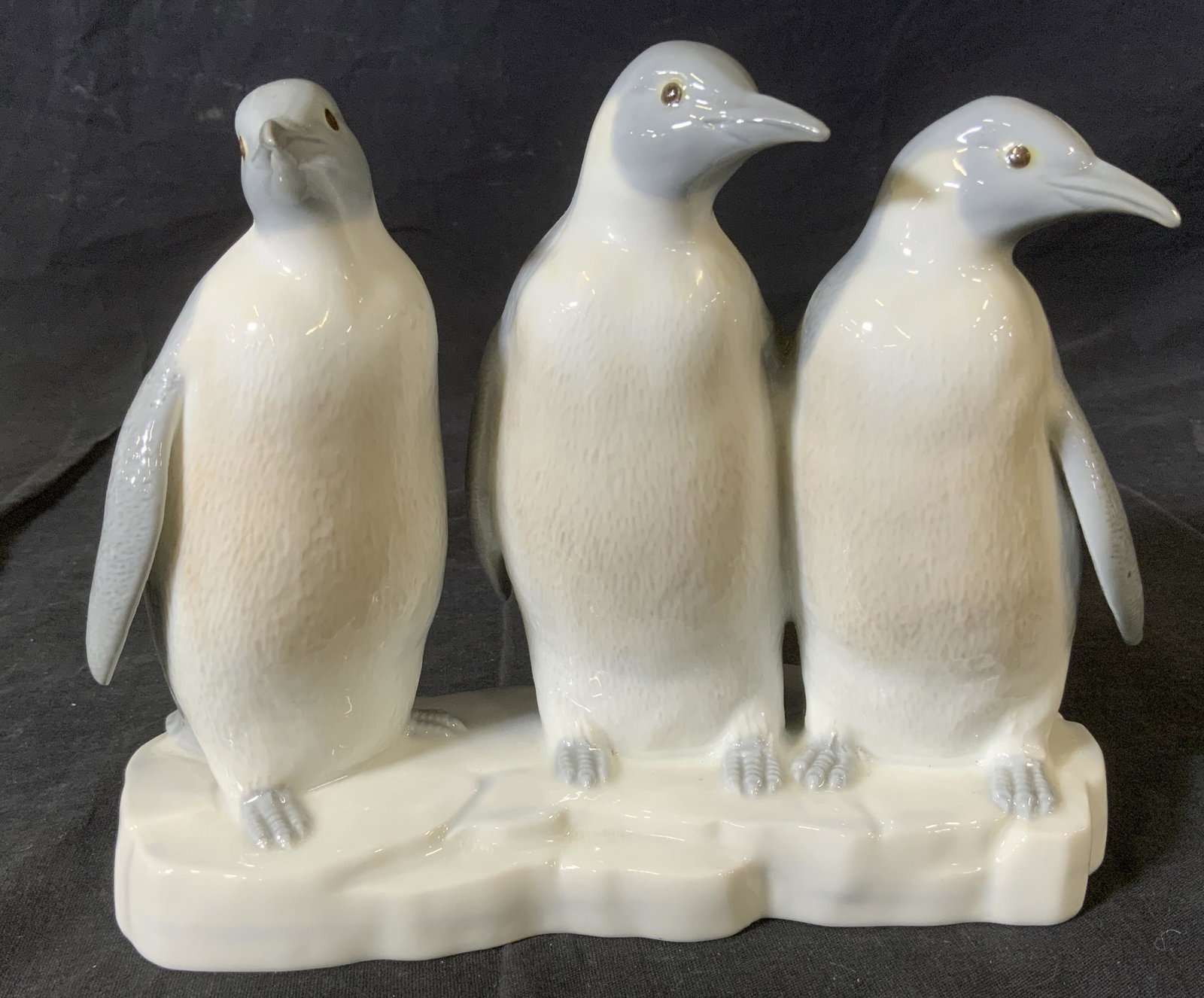 OTAGIRI Ceramic Penguin Group Sculpture: OTAGIRI Ceramic Penguin Group Sculpture, inscription to base reads ‘OTAGIRI Japan’, measures 6 1/8 inches tall x 8 inches, surface wear to pieces, OTAGIRI, ceramics, Penguin, sculpture, tabletop a