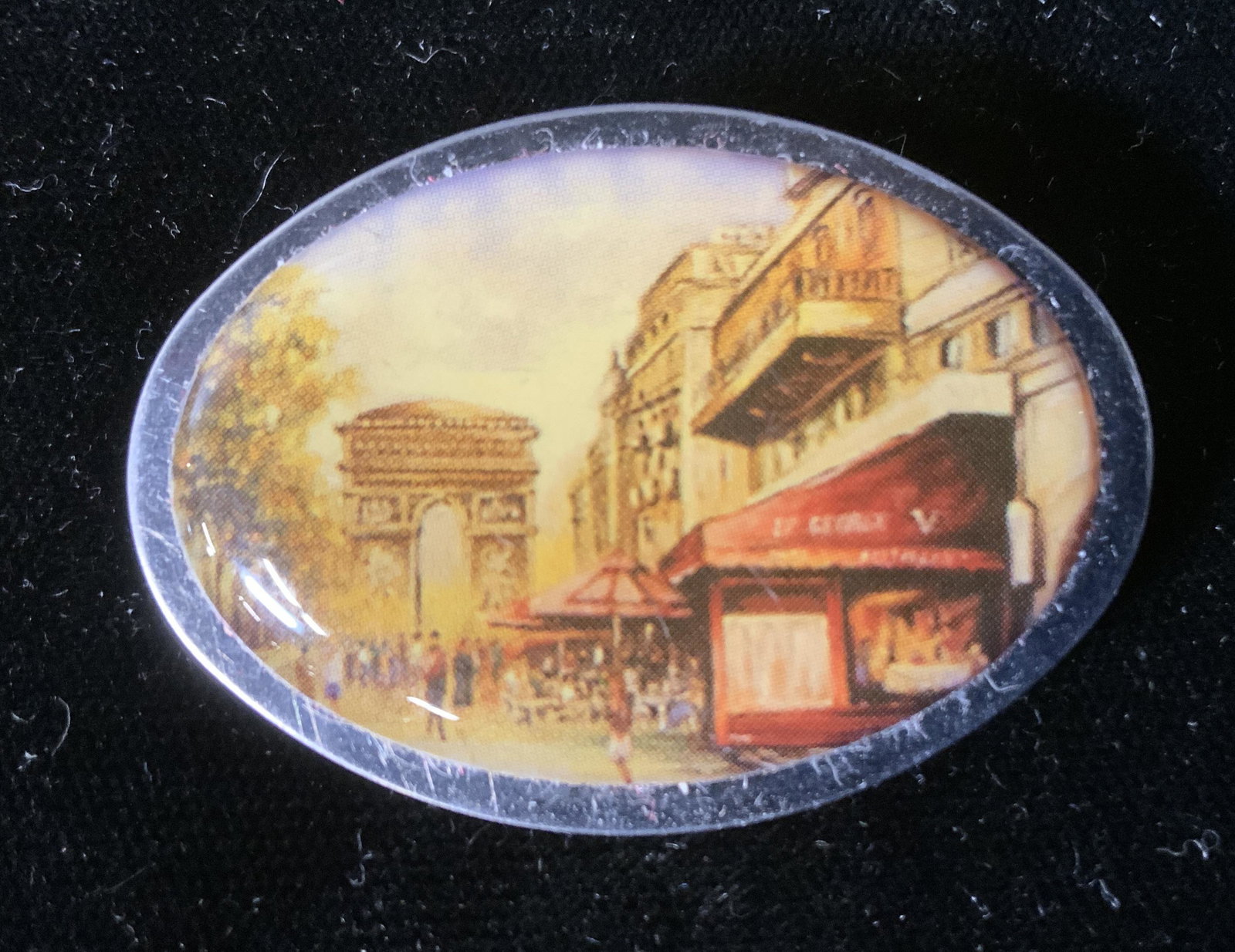 Lot 3 French Art Pins: Lot 3 French Art Pins, no apparent inscriptions or marks to pins, backing of one pin in French, all pins measure 1 1/4 x 1 5/8 inches, surface wear to pins, Van Gogh, Claude Monet, brooch, pin, lapel