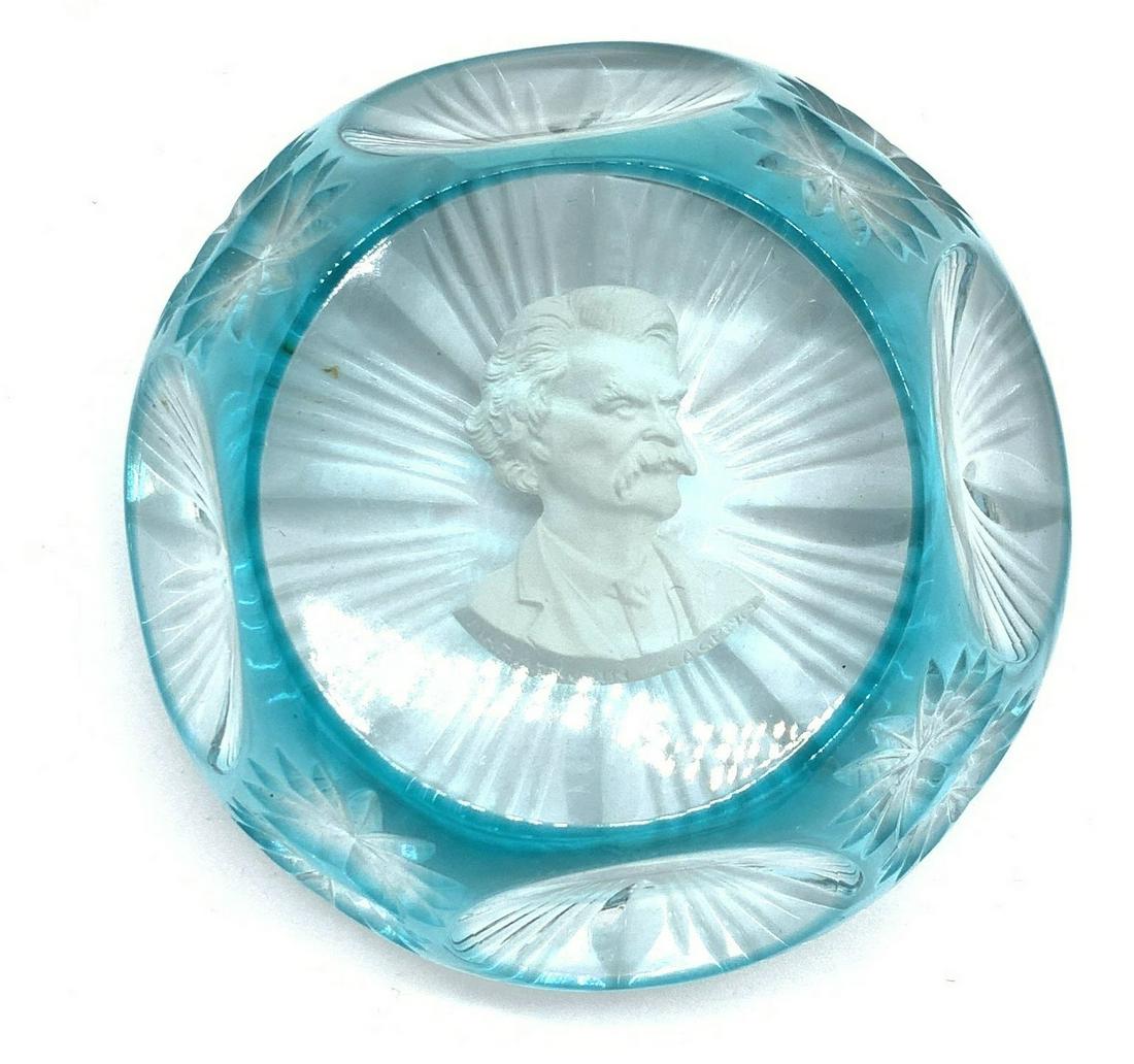 1969 Cristal D'Albret CAMEO MARK TWAIN Paperweight: Limited Edition Vintage 1969 Mark Twain Paperweight, sculpture by Gilbert Poillerat for Cristalleries d'Albert of France by Paul Jokelson and only 1000 made. Background color is beautiful aqua with ce