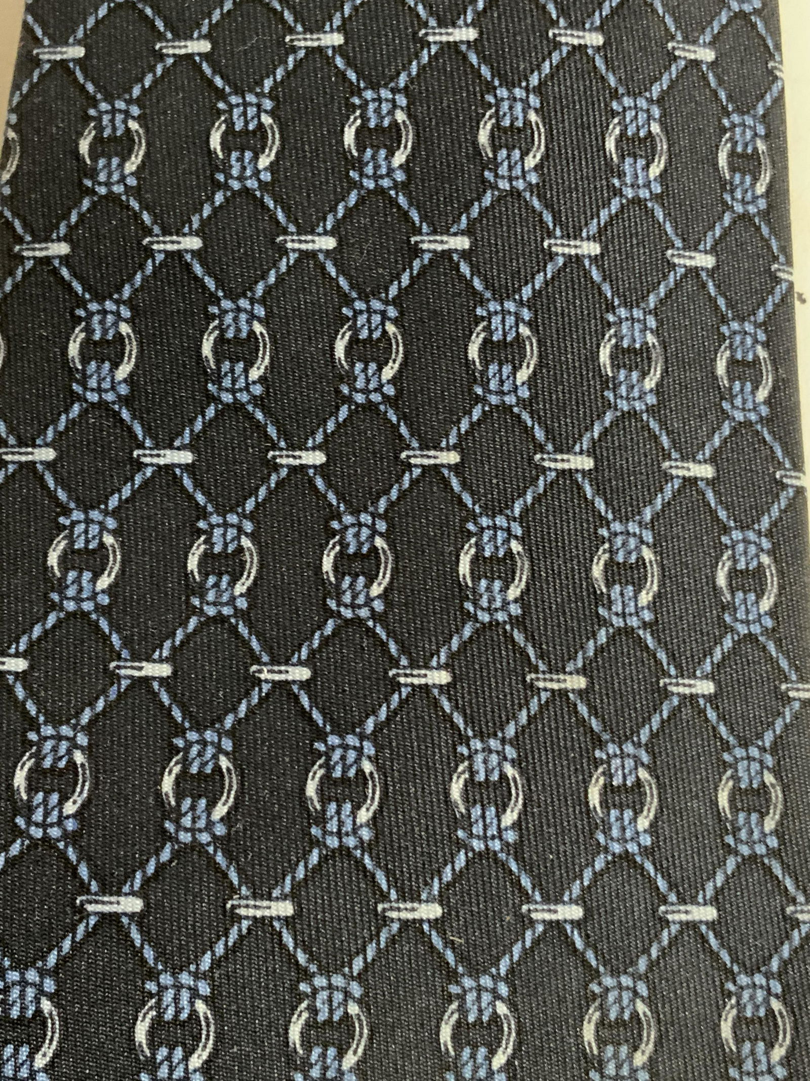 HERMÈS PARIS Men’s Silk Necktie (1 of 7)