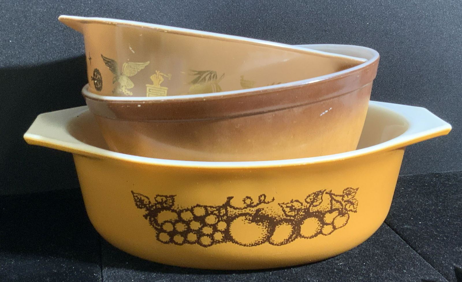 Vintage ovenware 2025